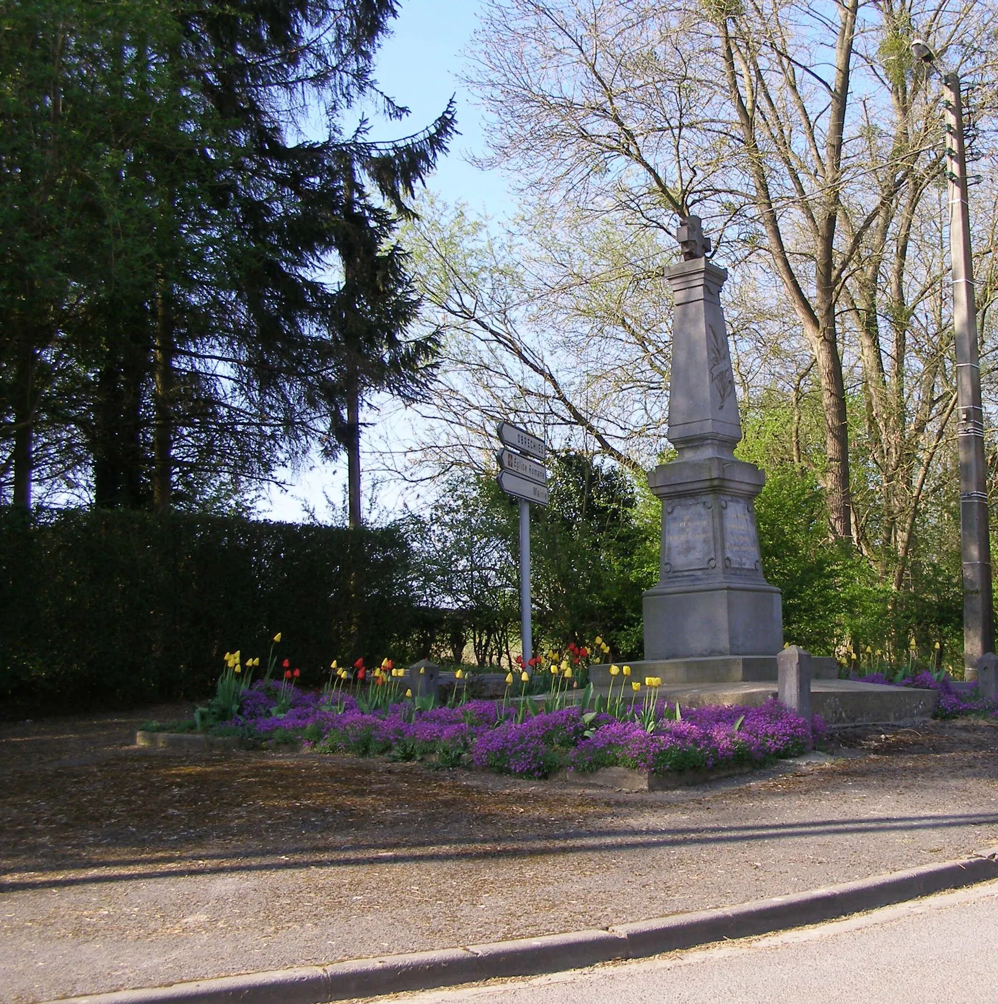 Photo showing: Monuments aux morts de Damousies.