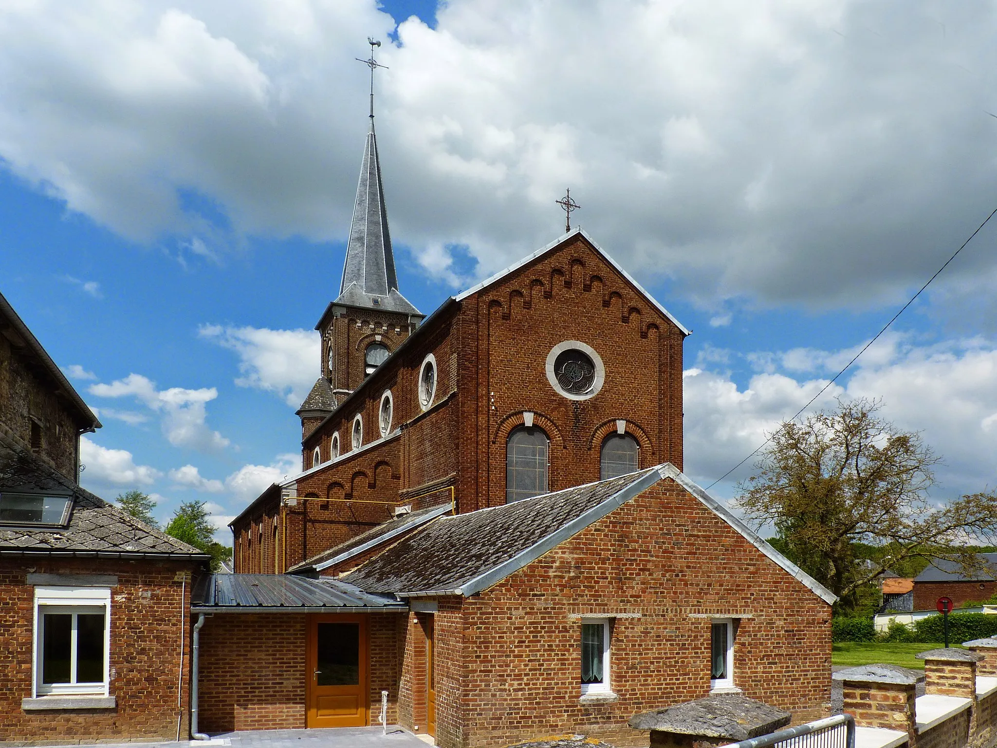 Photo showing: Chevet de l'église Saint-Médard  xve siècle Ferrière-la-Petite.- Nord.- France.