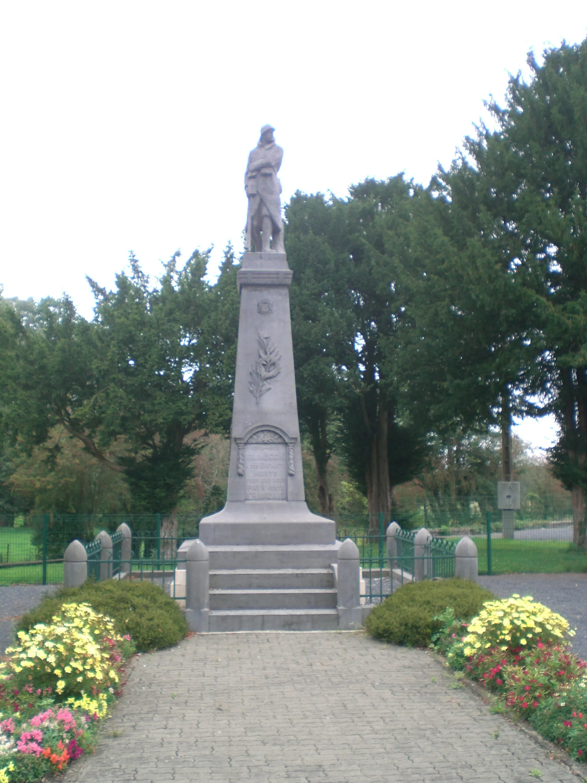 Photo showing: monument aux morts de  Glageon (Nord) france