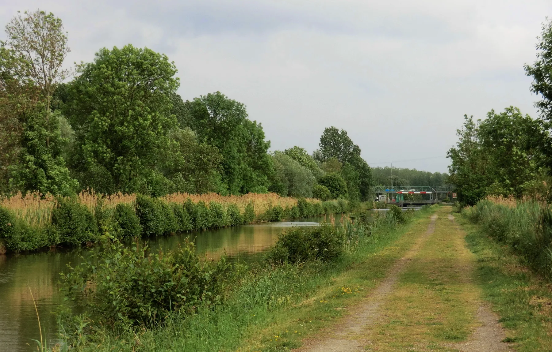 Photo showing: Catillon-sur-Sambre, France