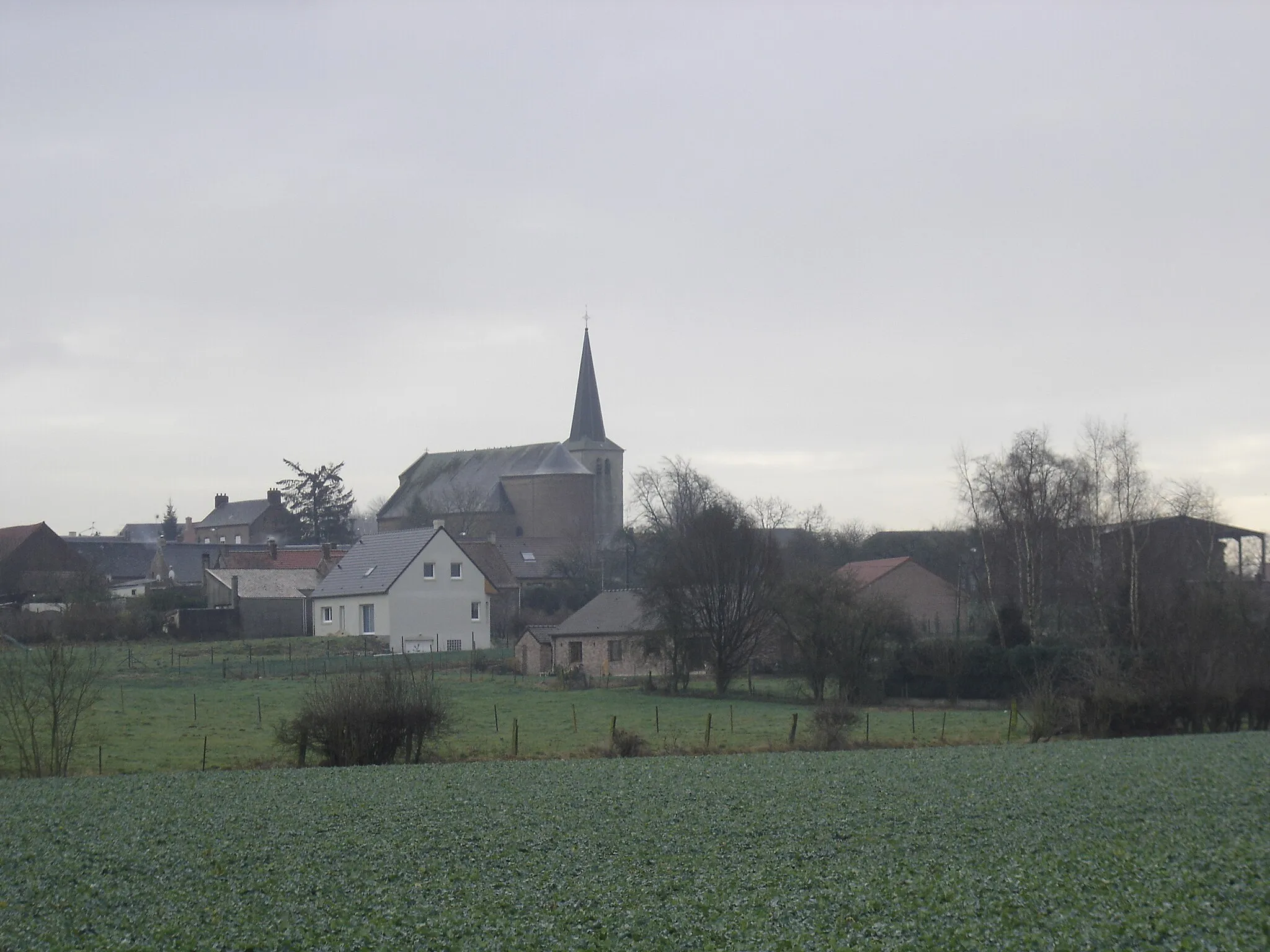 Photo showing: Reumont Overall view of the village with Saint-Pierre church