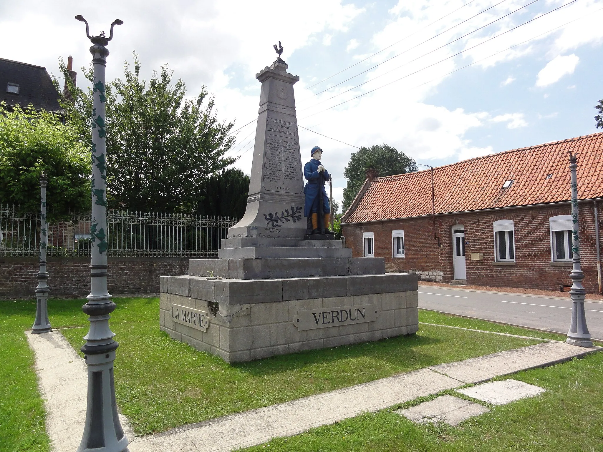 Photo showing: Montrécourt (Nord, Fr) monument aux morts