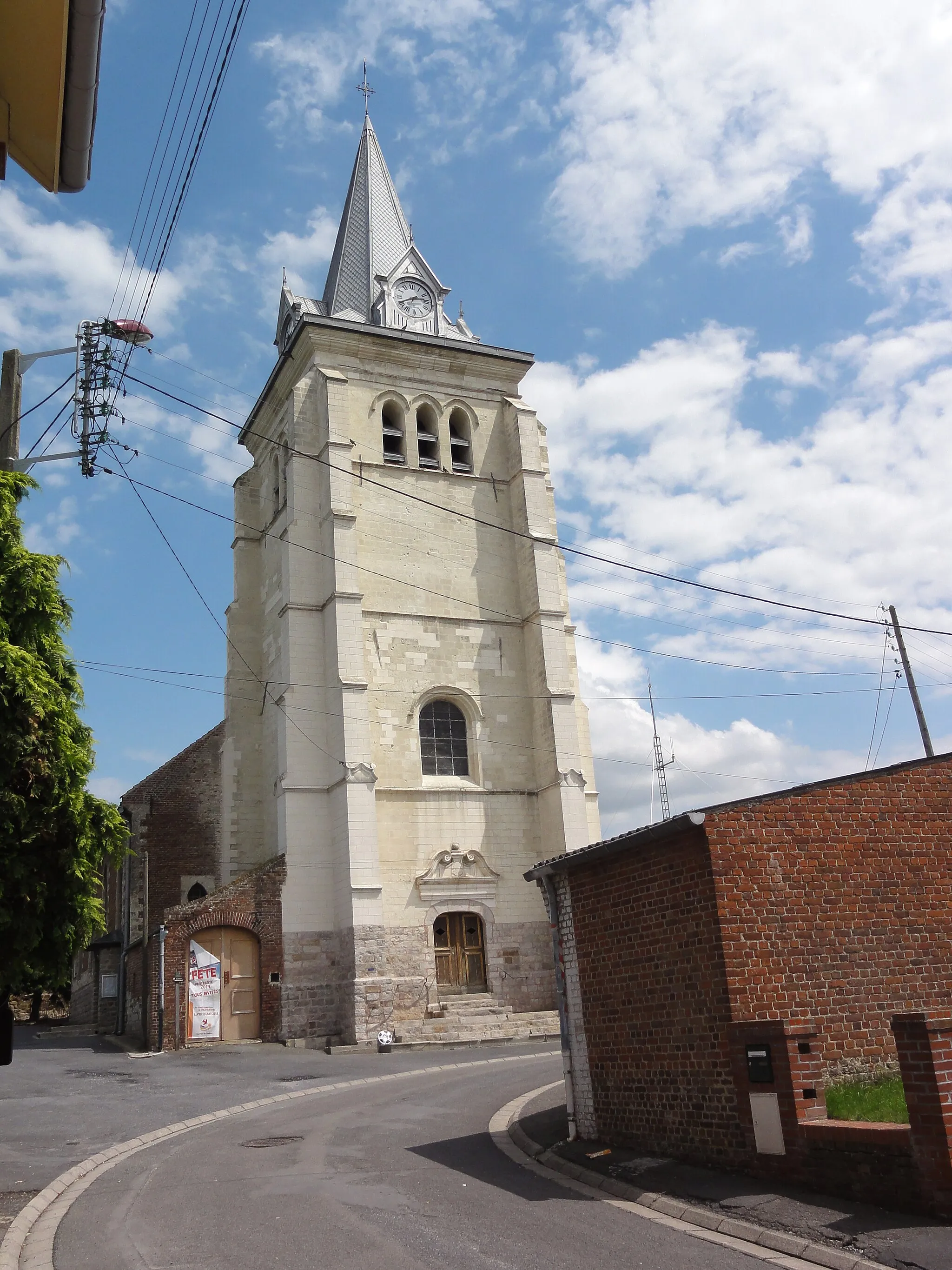 Photo showing: Saulzoir (Nord, Fr) église, façade (tour).