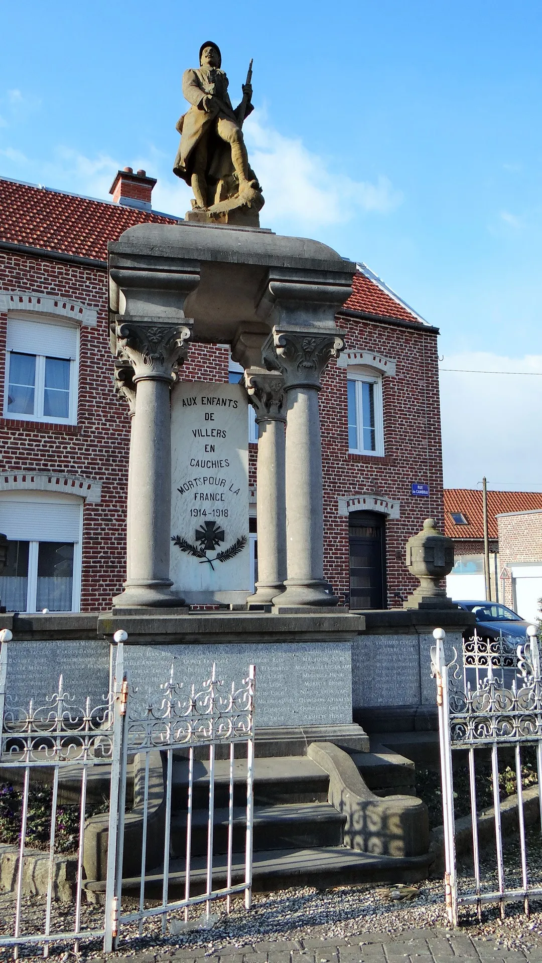 Photo showing: Monument aux morts de Villers en Cauchies