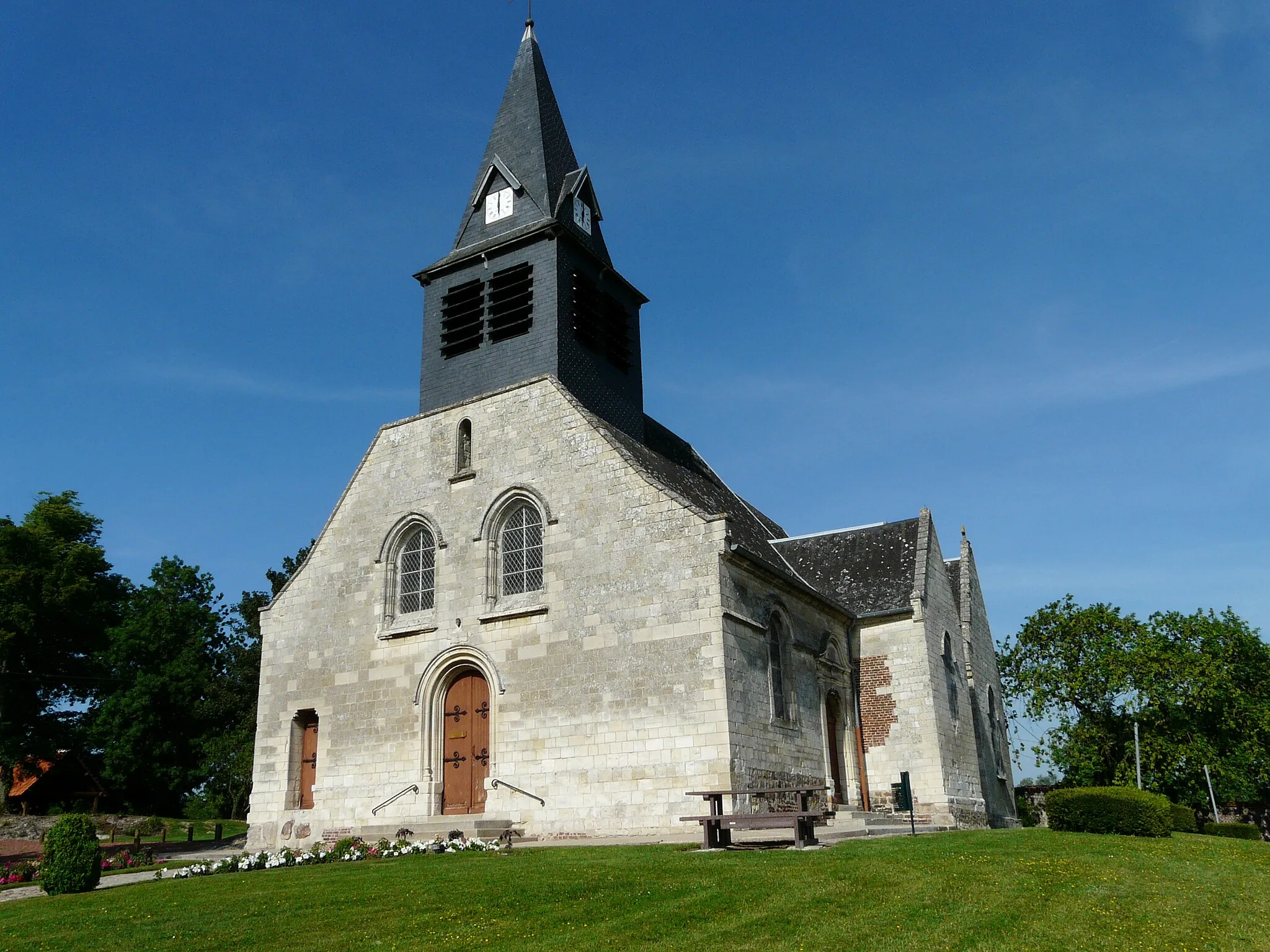 Photo showing: The church of Esnes