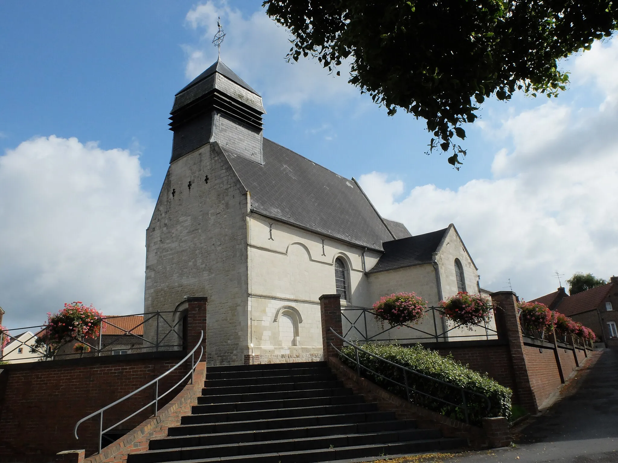 Photo showing: Vue de l'église Saint-Martin de Lieu-Saint-Amand.