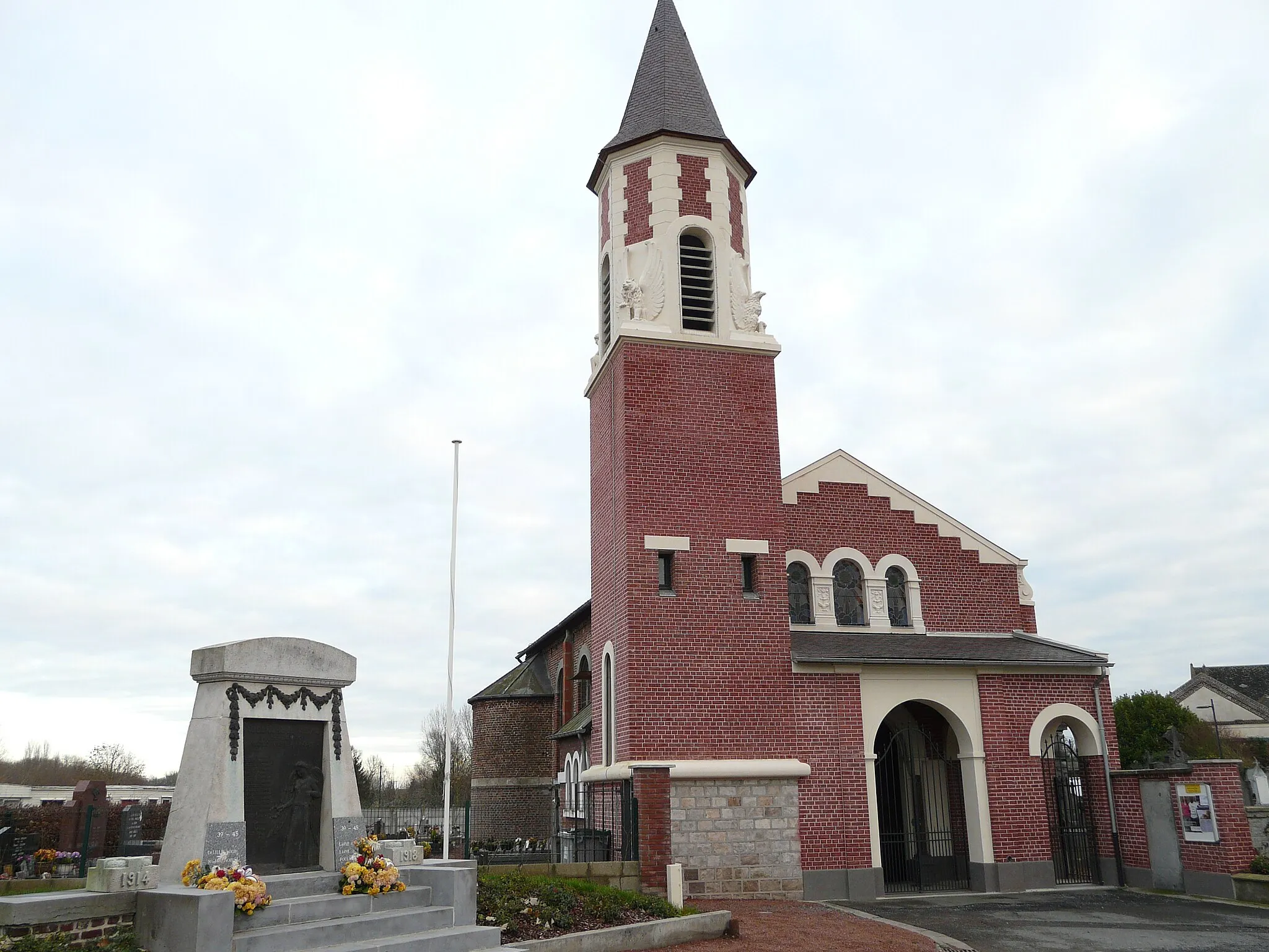 Photo showing: L'église d'Aubencheul-au-Bac (Nord)