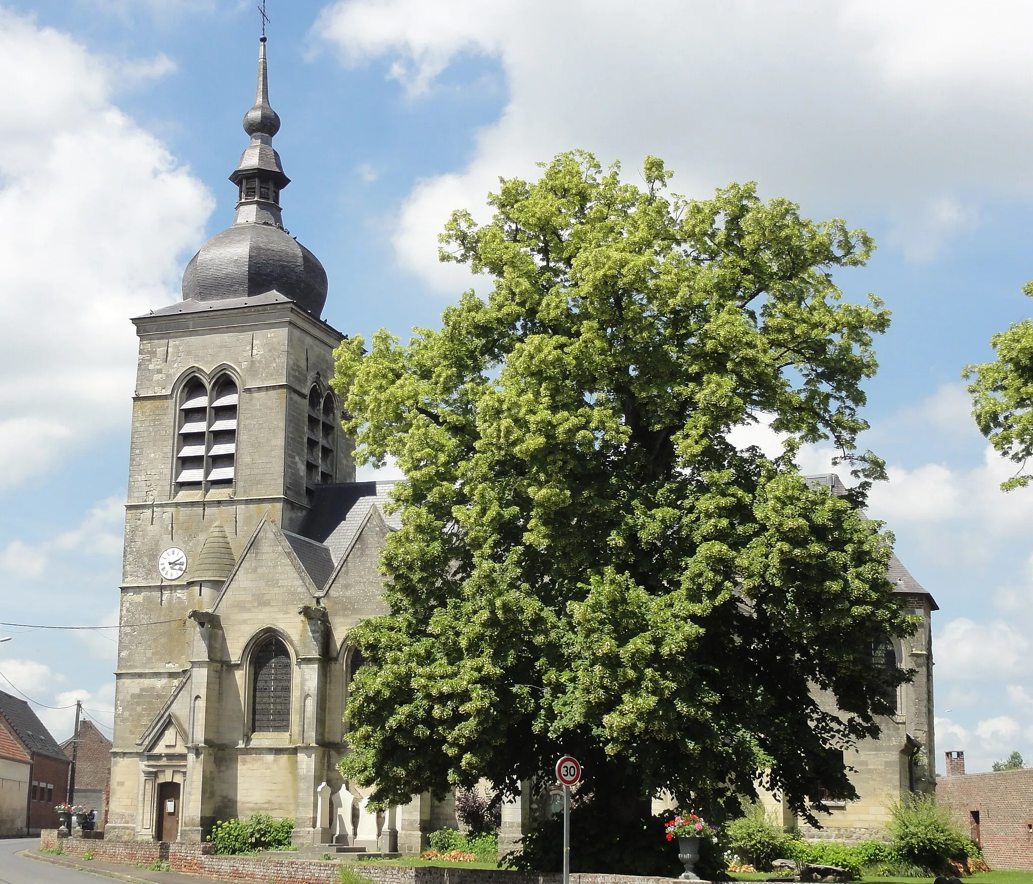 Photo showing: This building is en partie classé, en partie inscrit au titre des monuments historiques de la France. It is indexed in the base Mérimée, a database of architectural heritage maintained by the French Ministry of Culture, under the reference PA00107744 .