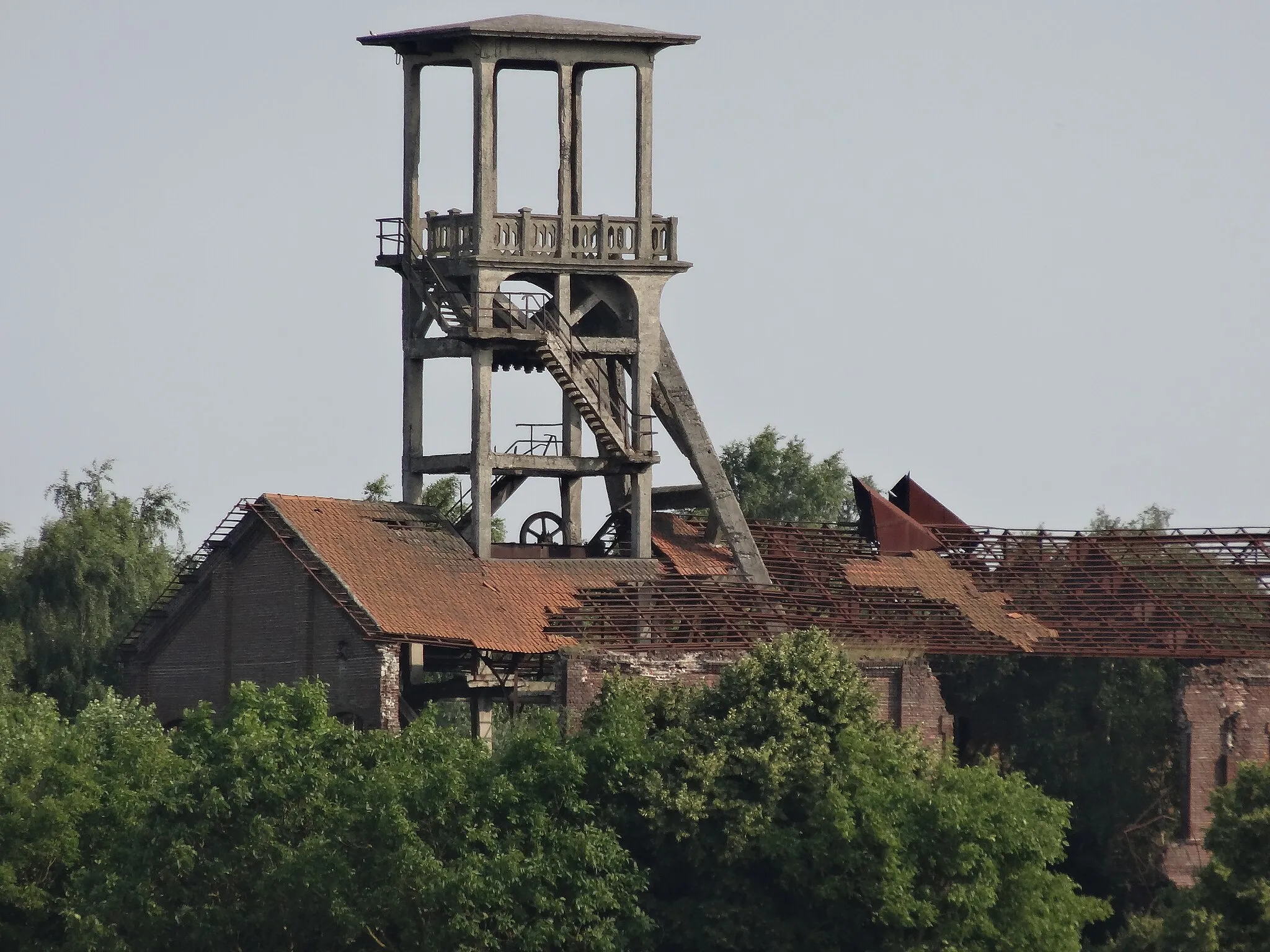 Photo showing: This building is inscrit au titre des monuments historiques de la France. It is indexed in the base Mérimée, a database of architectural heritage maintained by the French Ministry of Culture, under the reference PA59000162 .