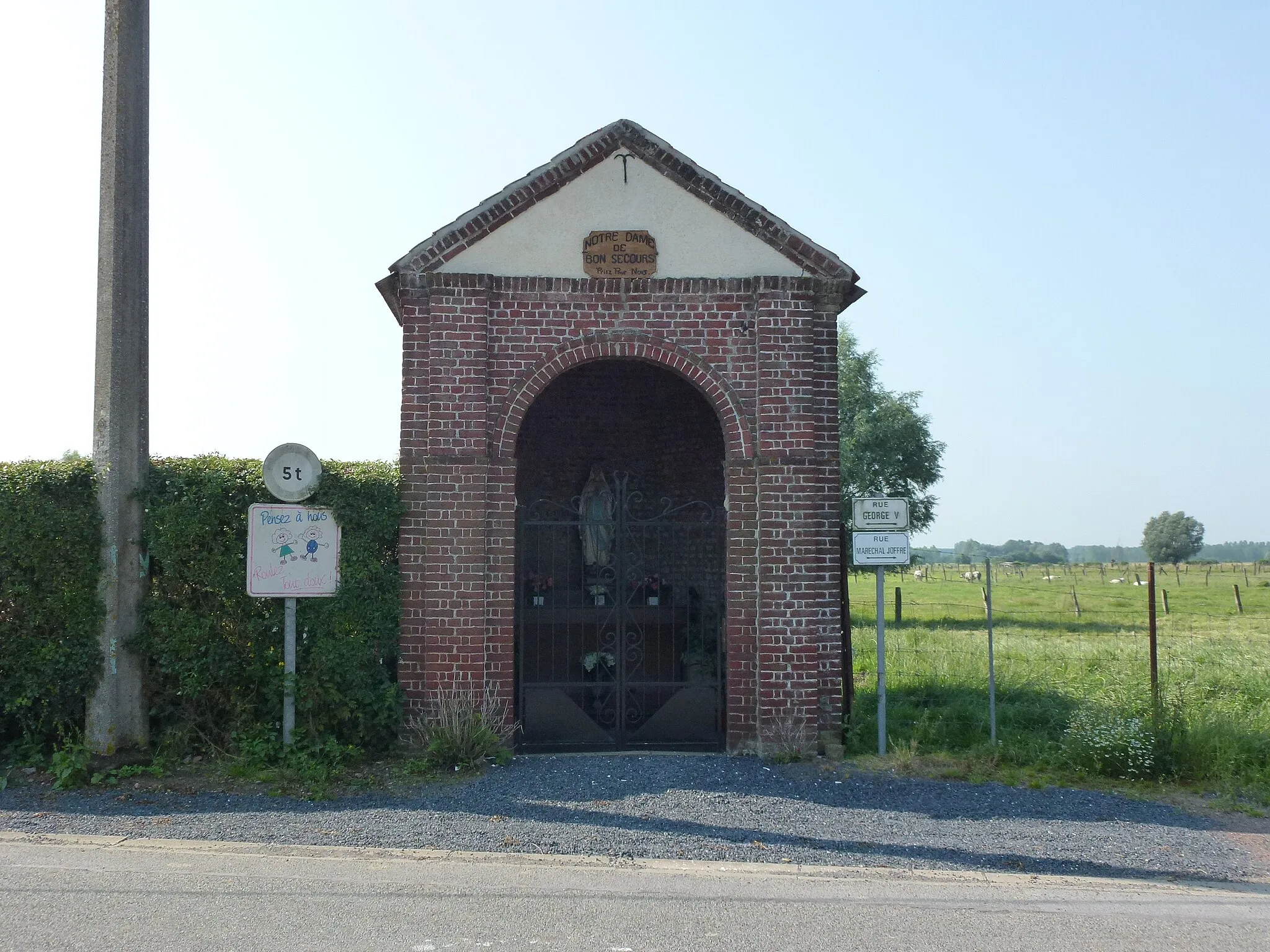 Photo showing: Brillon (Nord, Fr) oratoire rue Georges V