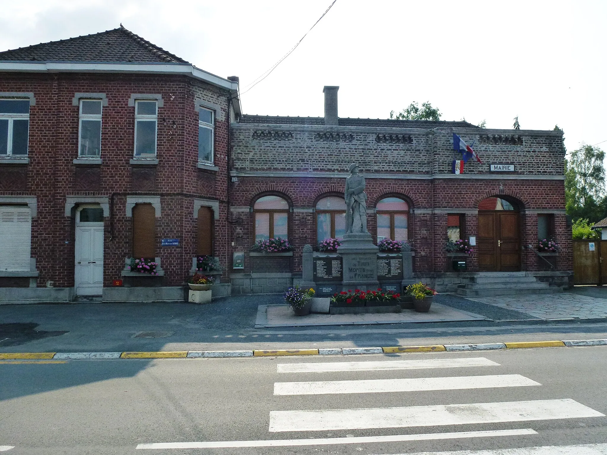 Photo showing: Thun-Saint-Amand (Nord, Fr) mairie