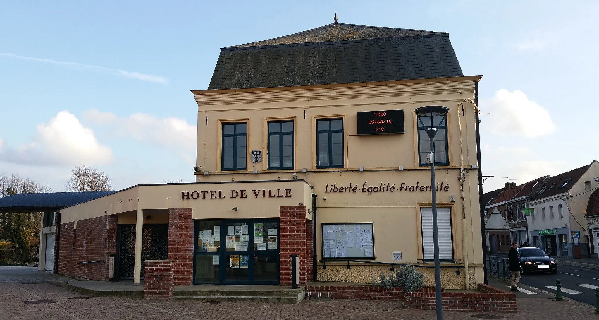 Photo showing: Vue de l'hôtel de ville de Pont-à-Marcq.