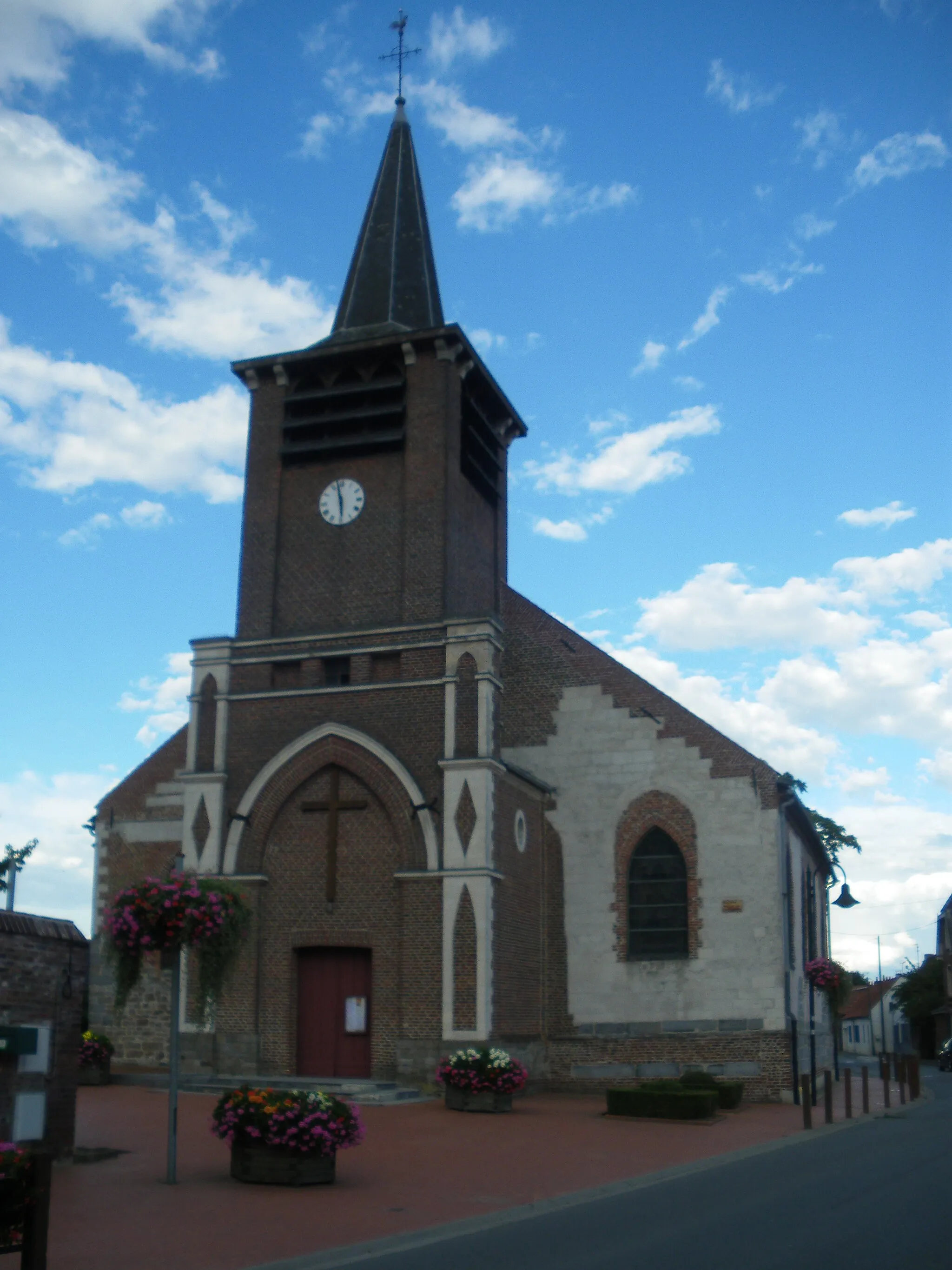 Photo showing: Vue de l'église Notre-Dame de la Visitation de Genech.