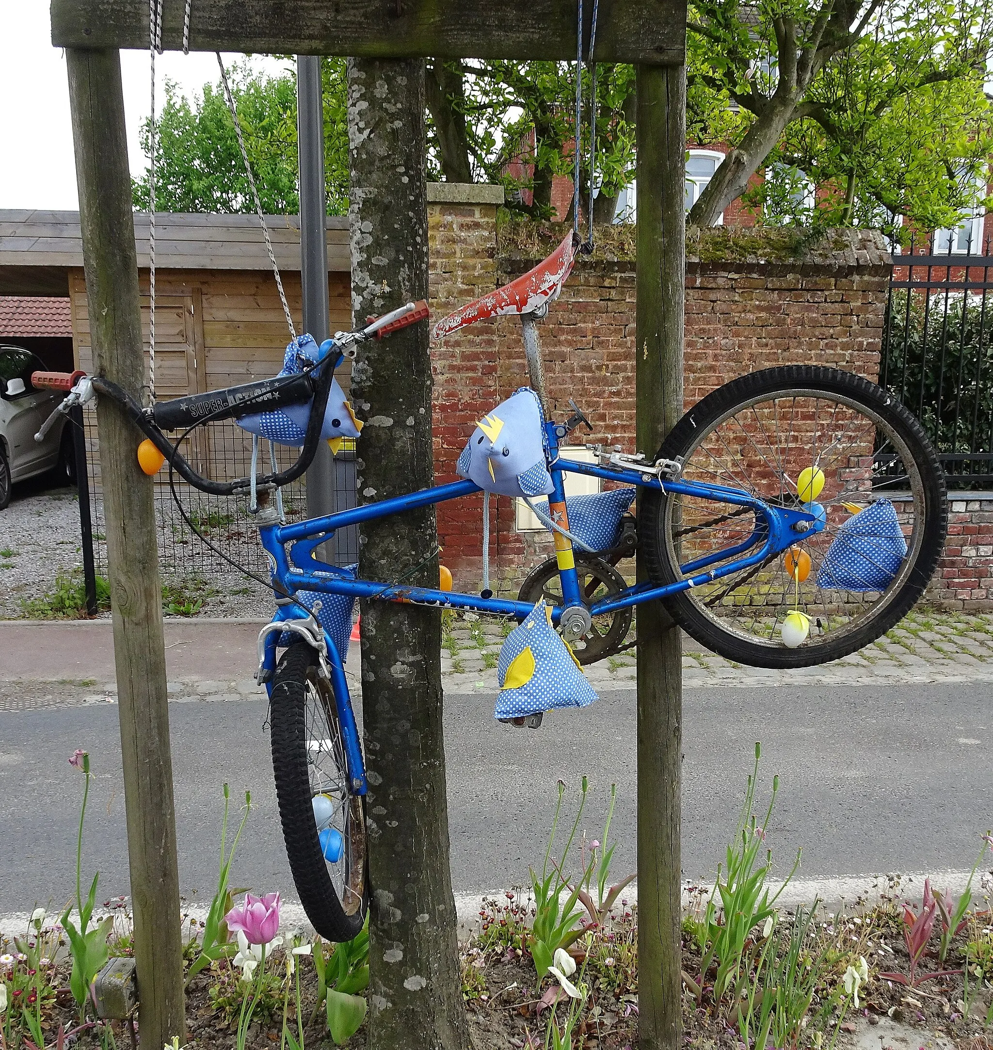 Photo showing: Quelques uns des vélos de Pâques à Cobrieux, Nord Hauts-de-France.- France