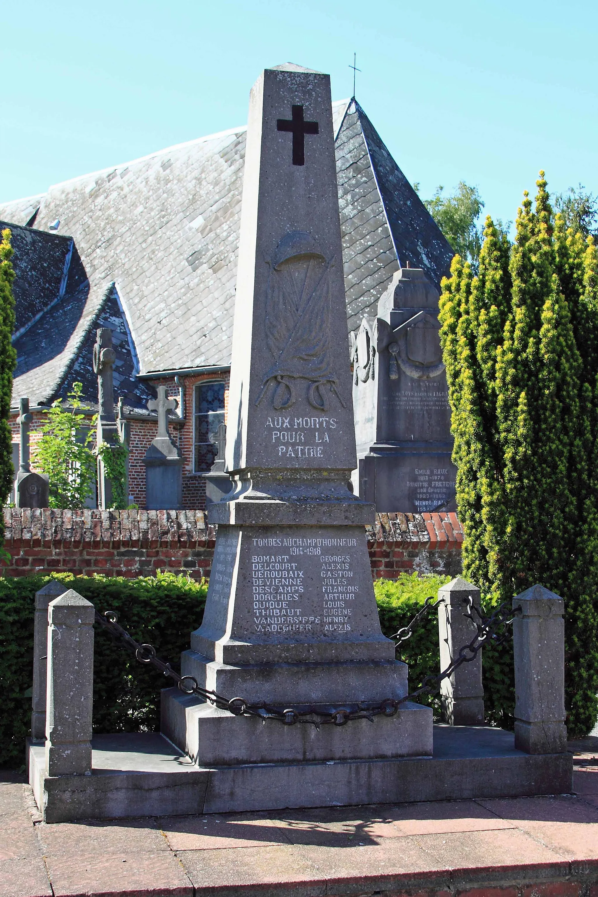 Photo showing: Monument aux Morts - Grand-Rue, 59 Cobrieux