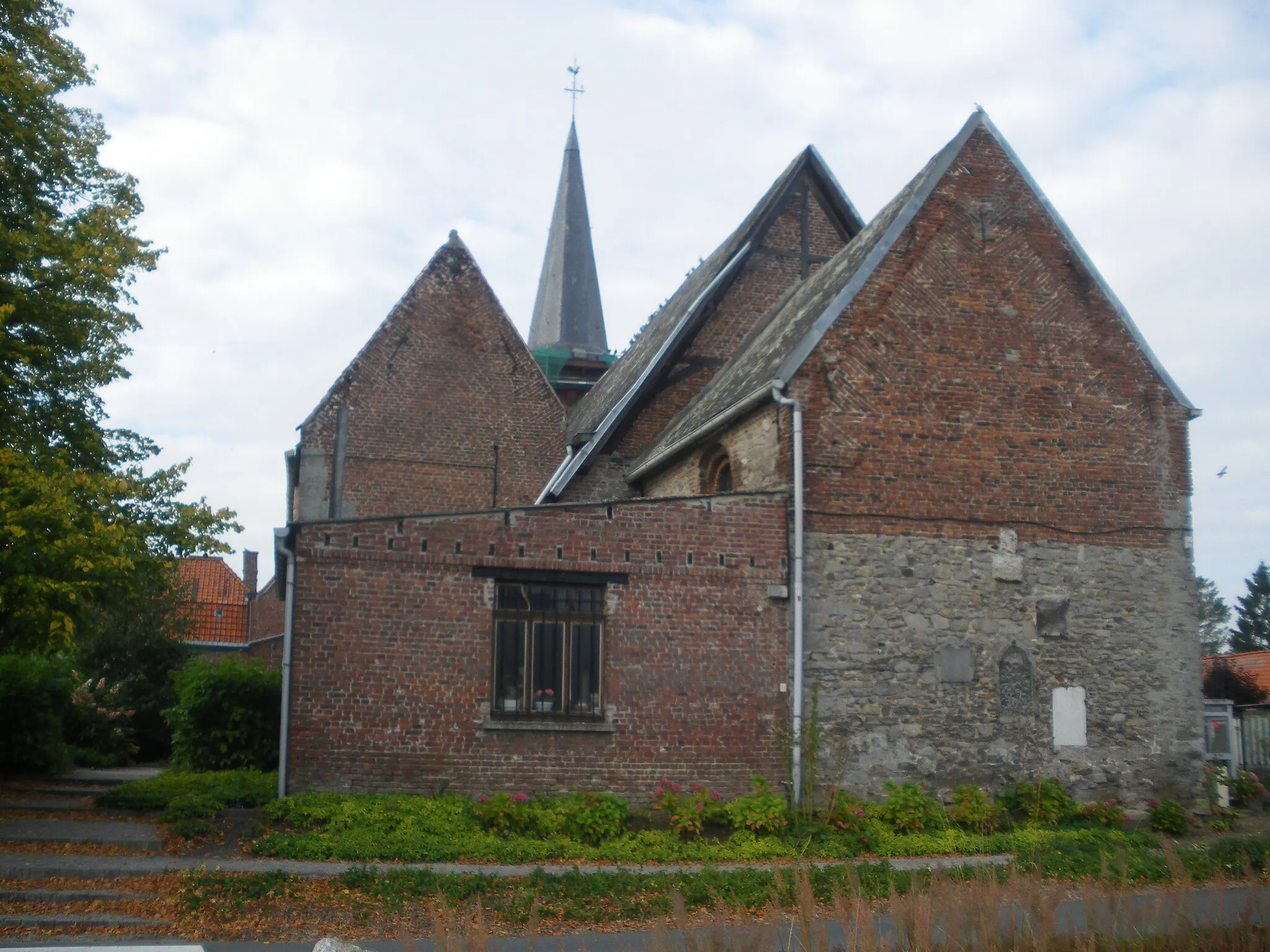 Photo showing: Vue de l'église de Bourghelles.