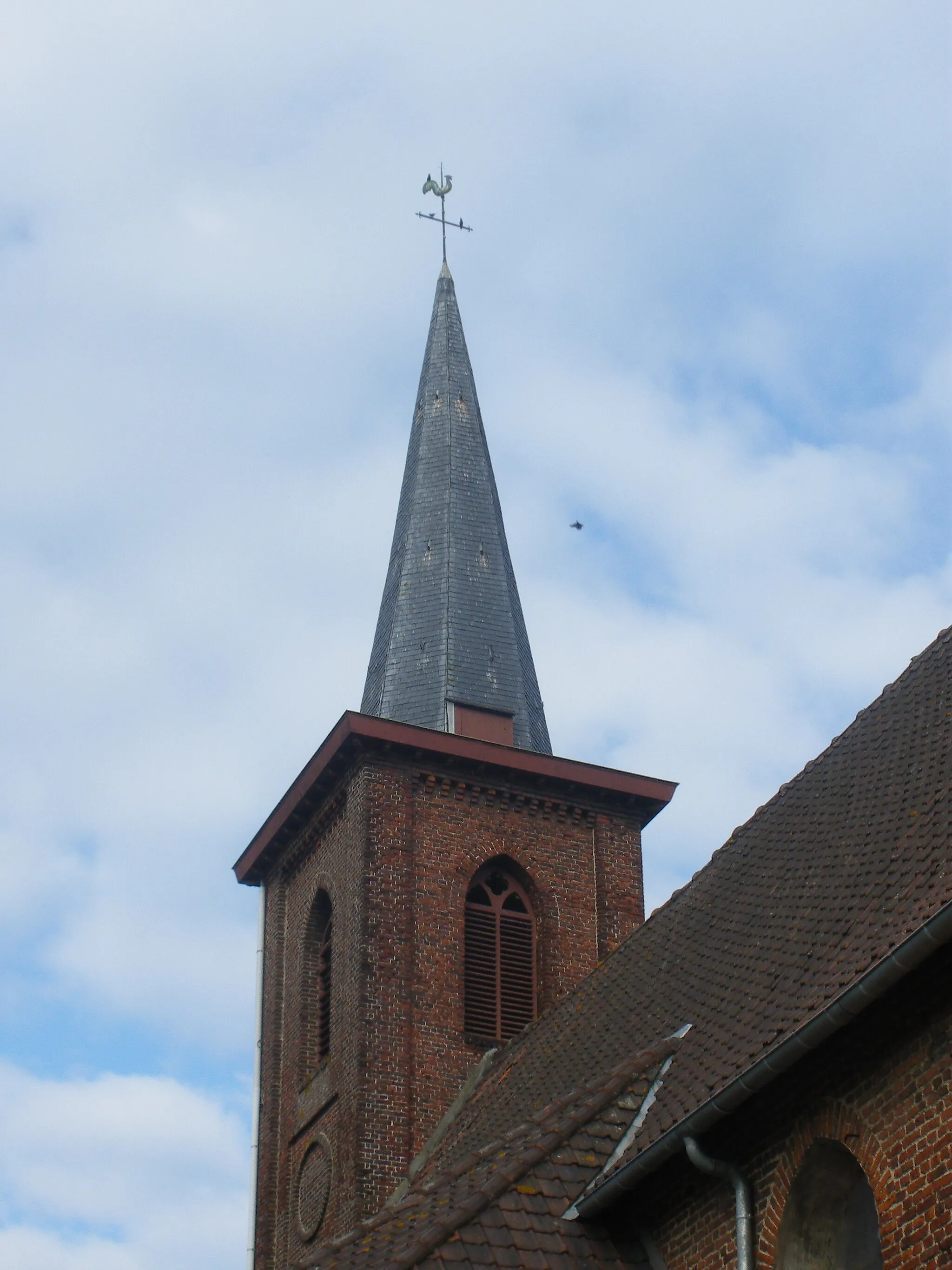 Photo showing: Vue du clocher de l'église Sainte-Cécile de Wannehain dans le département du Nord.