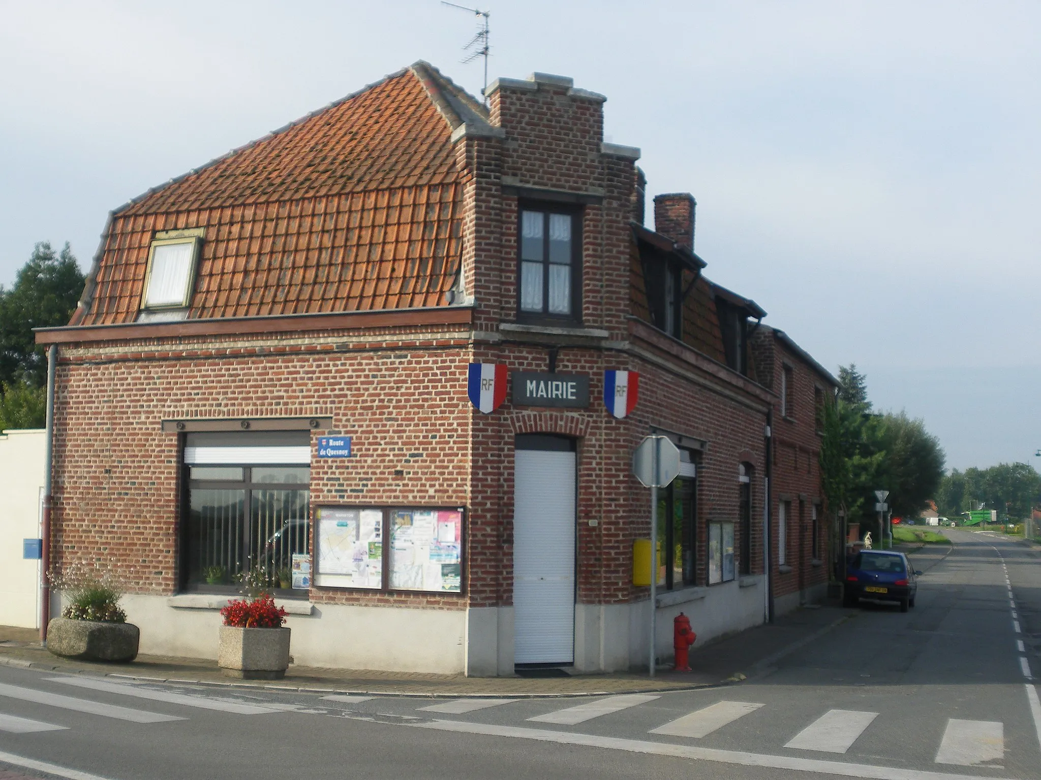 Photo showing: Vue de la mairie de la commune française de Warneton.