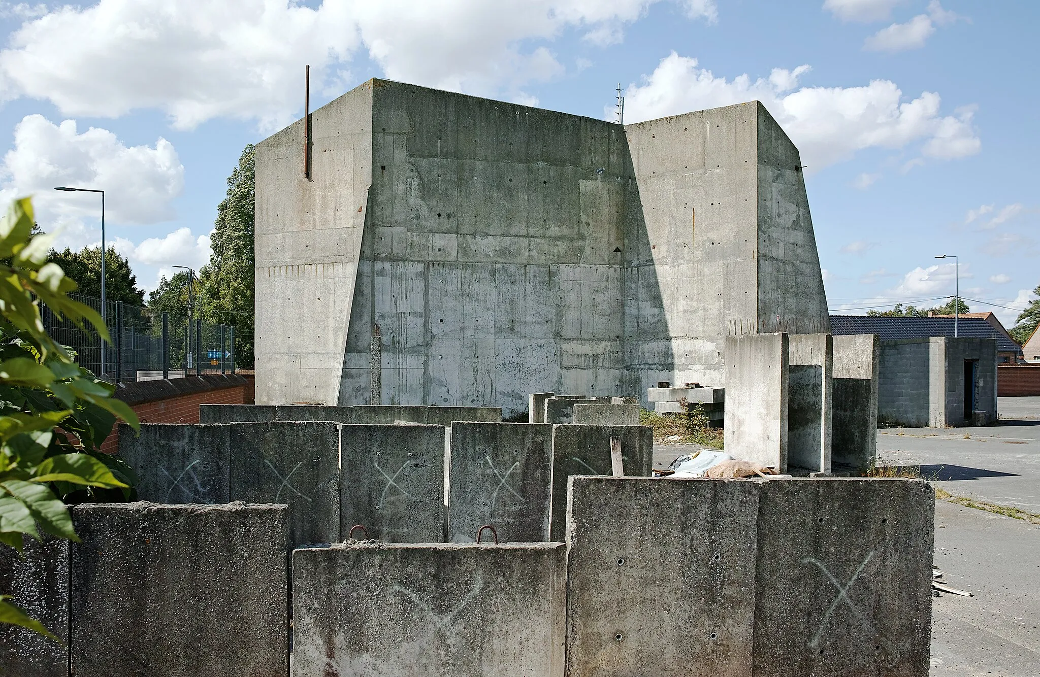 Photo showing: Concrete structures in Jean-Prouvé high school, Rue de Lompret, in Lille-Lomme.