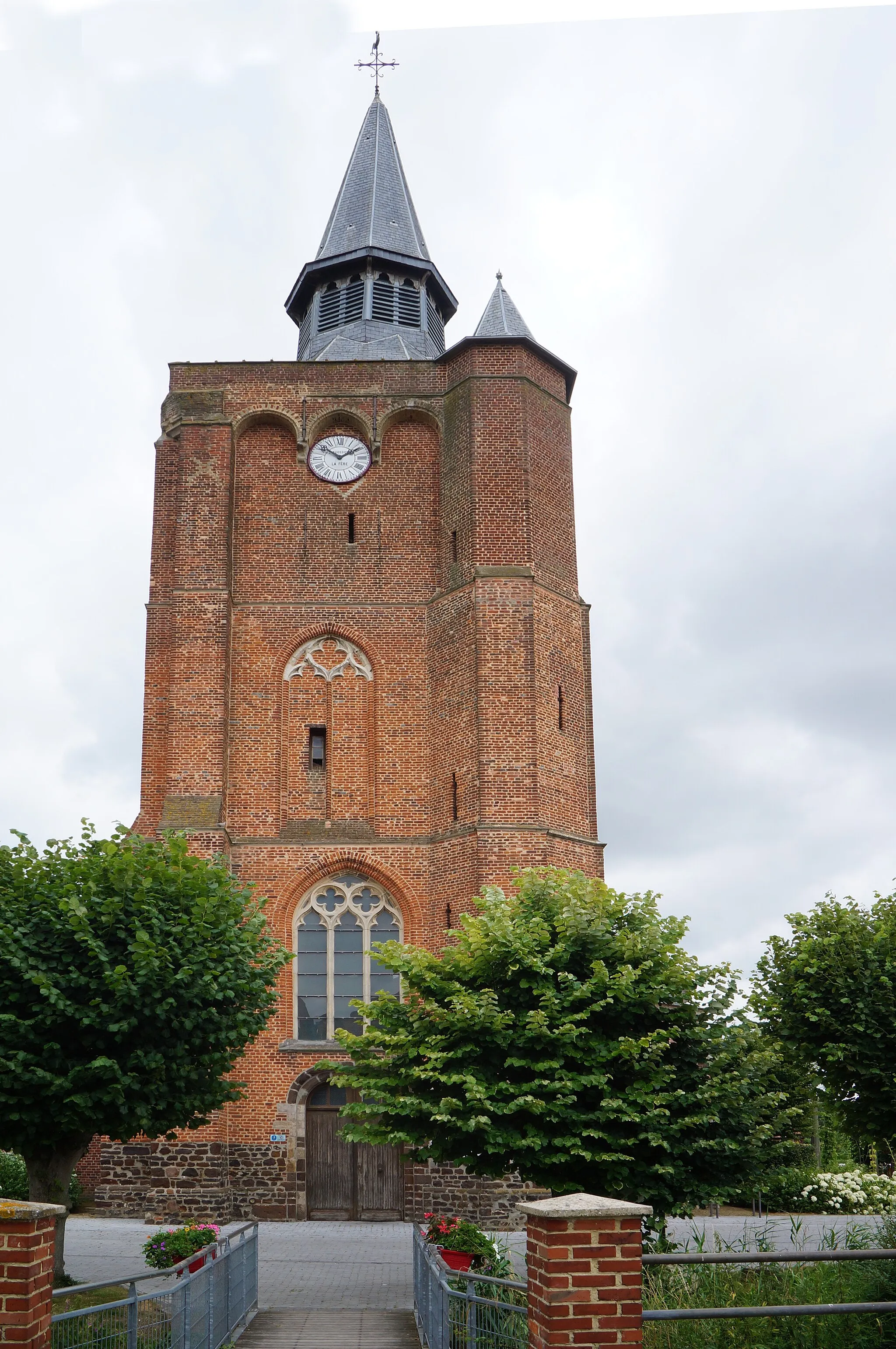 Photo showing: Tour de l'Eglise de St Jean-Baptiste, édifiée en 1557,Saint-Jans-Cappel, Nord, France