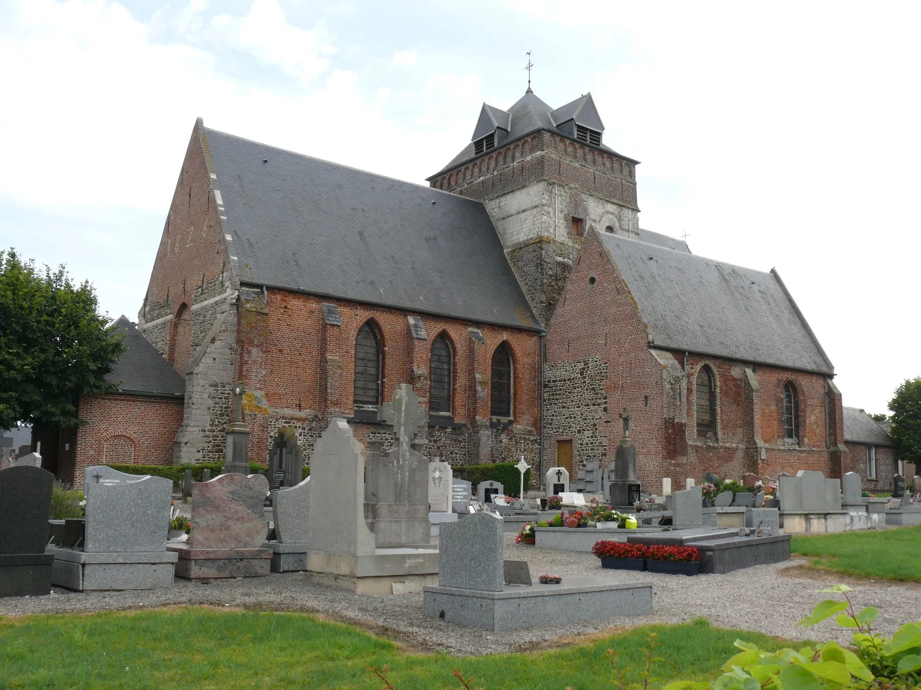 Photo showing: Saint-John-the-Baptist's church in Borre (Nord, France).