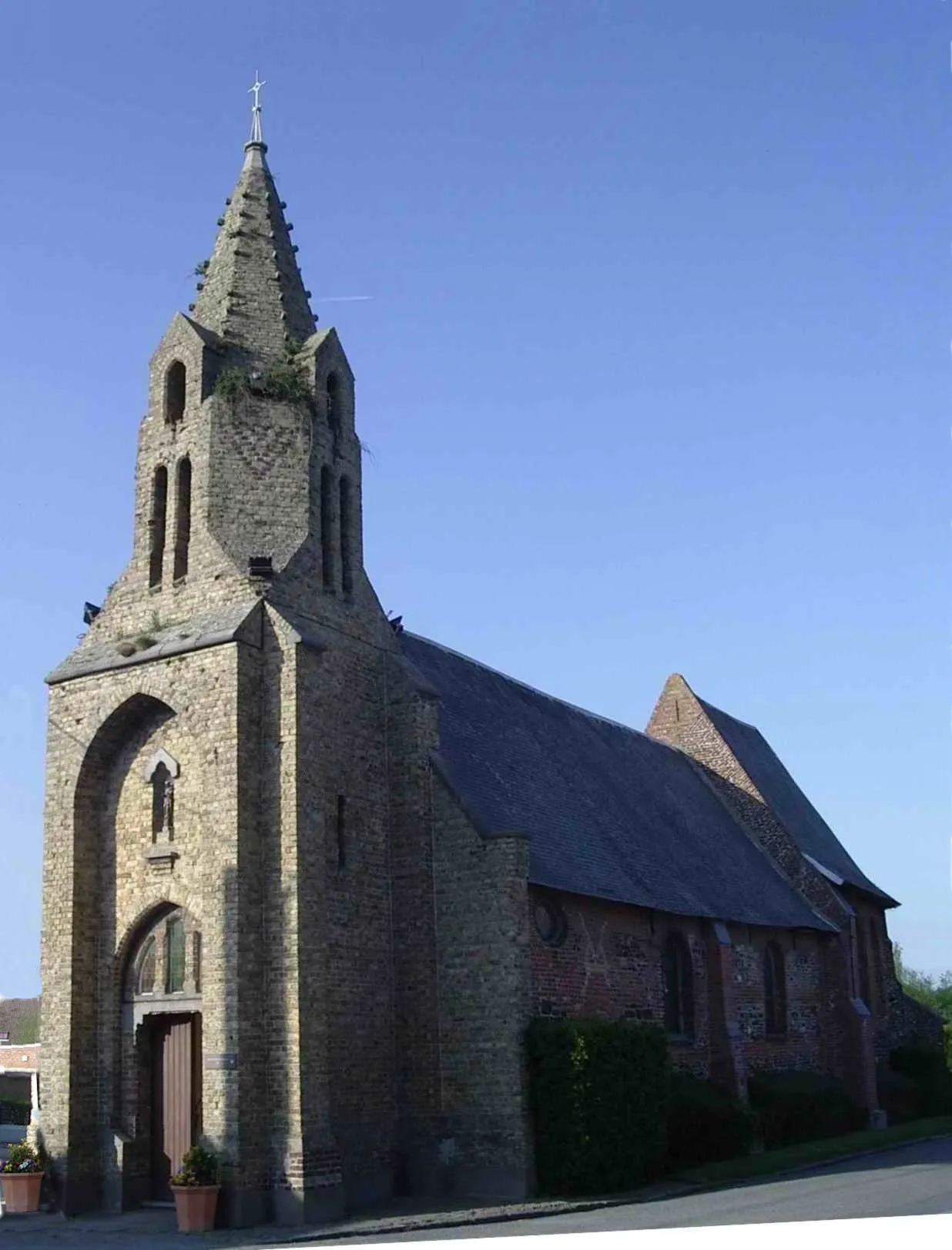 Photo showing: La chapelle de Notre Dame de Grâce et des trois vierges à Caëstre (Nord, France)