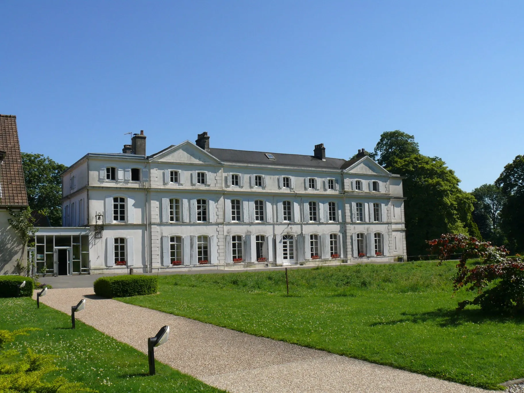 Photo showing: The "Foyer de charité" of Courset (Pas-de-Calais, France).