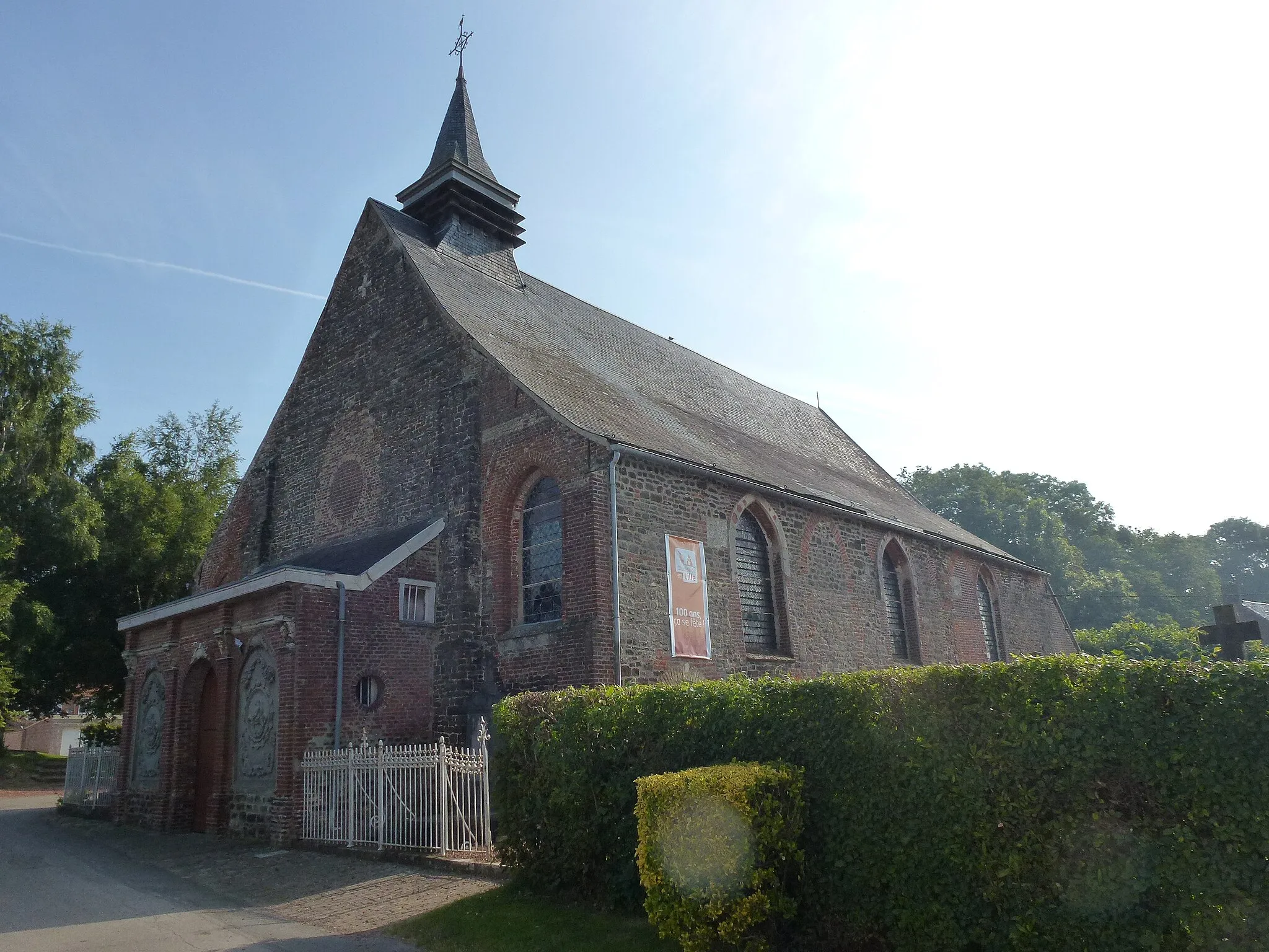 Photo showing: Oxelaëre (Nord, Fr) église, entree