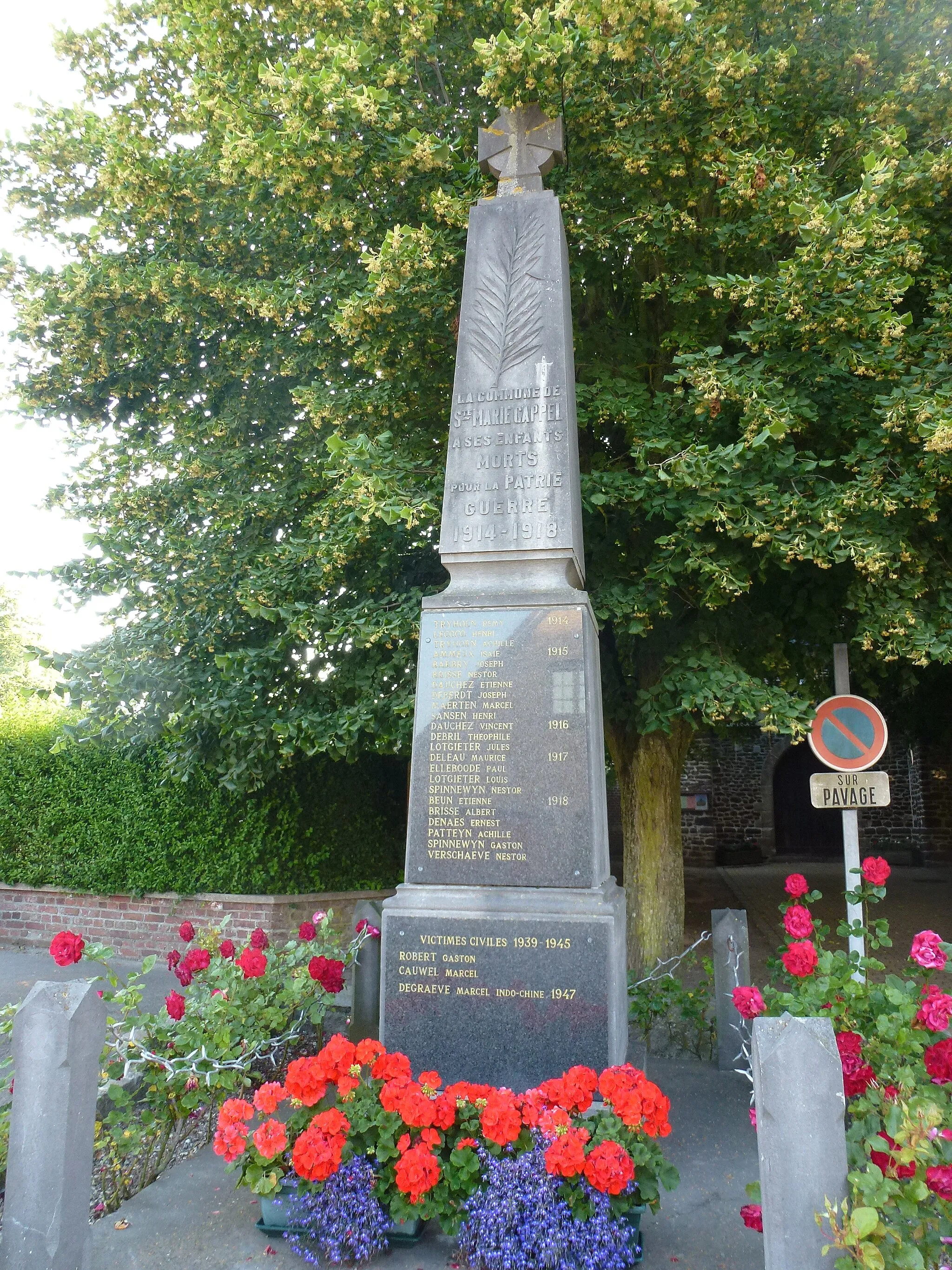 Photo showing: Sainte-Marie-Cappel (Nord, Fr) monument aux morts