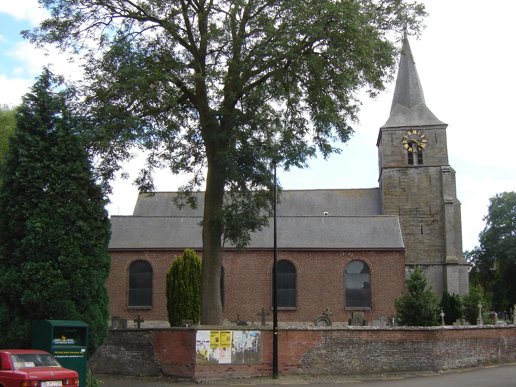 Photo showing: Church of Saint Peter, in Outrijve, Avelgem, West Flanders, Belgium.