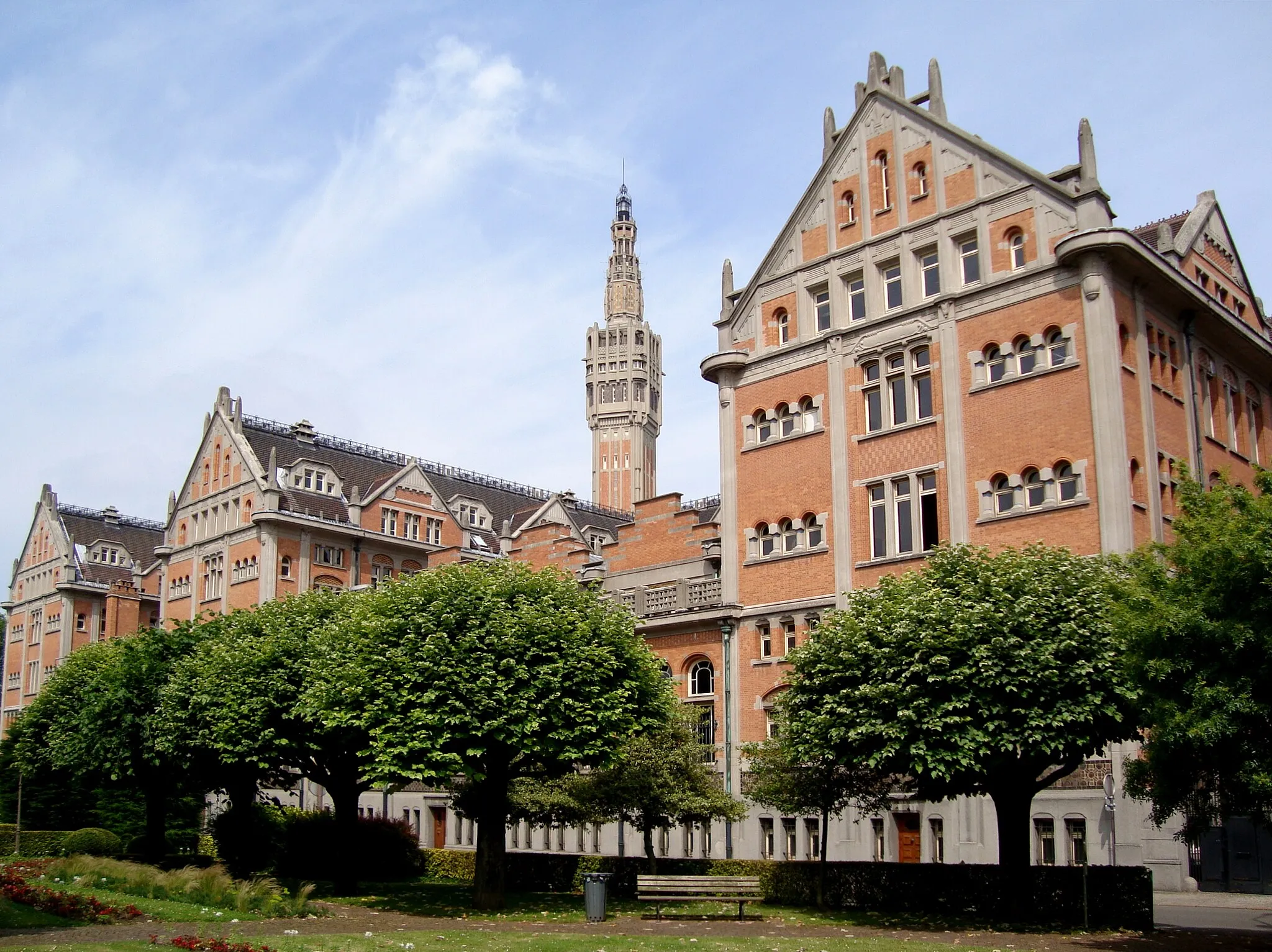 Photo showing: Vue arrière de l'hôtel de ville de Lille (Nord).