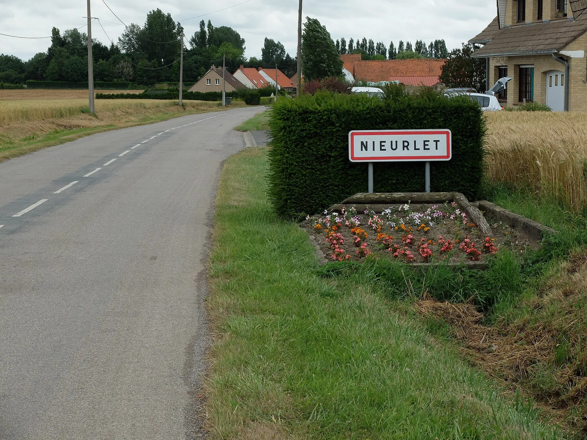 Photo showing: Vue d'une entrée de la commune de Nieurlet.