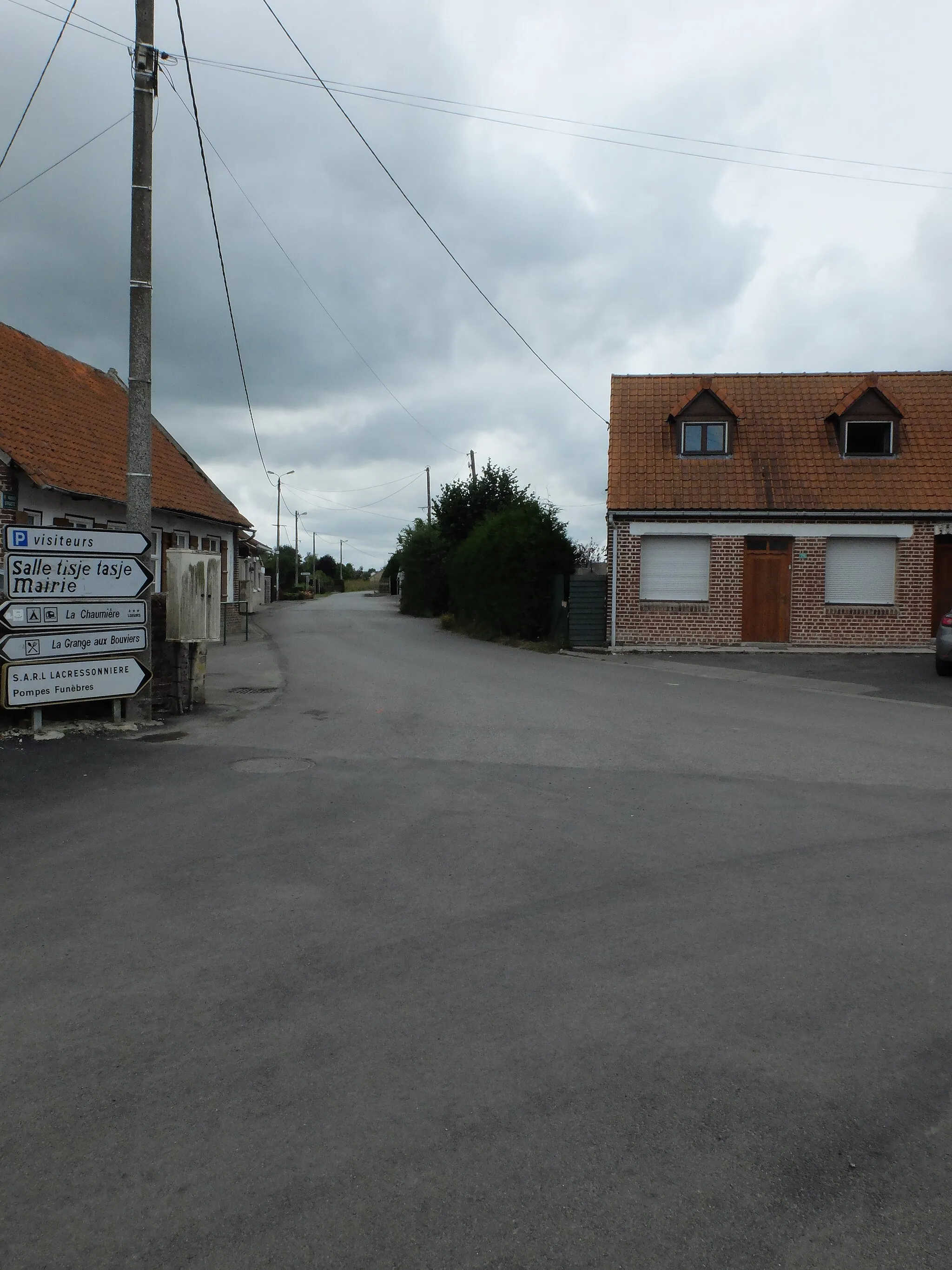 Photo showing: Vue d'une rue de Buysscheure.