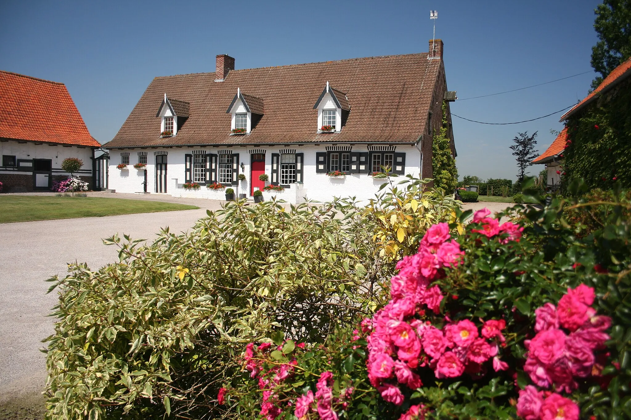 Photo showing: FLANDRE. Une hofstède traditionnelle à Ledringhem