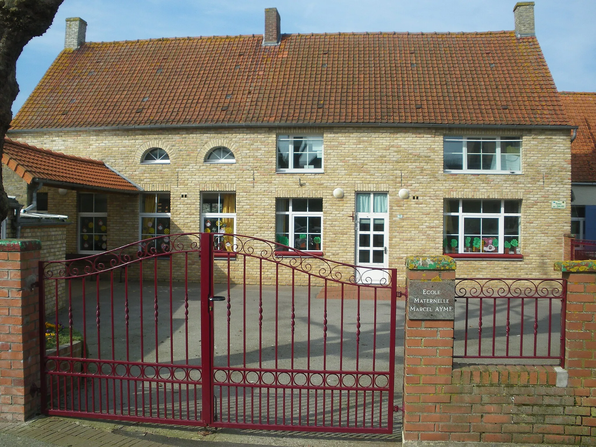 Photo showing: Vue de l'école maternelle de Crochte.