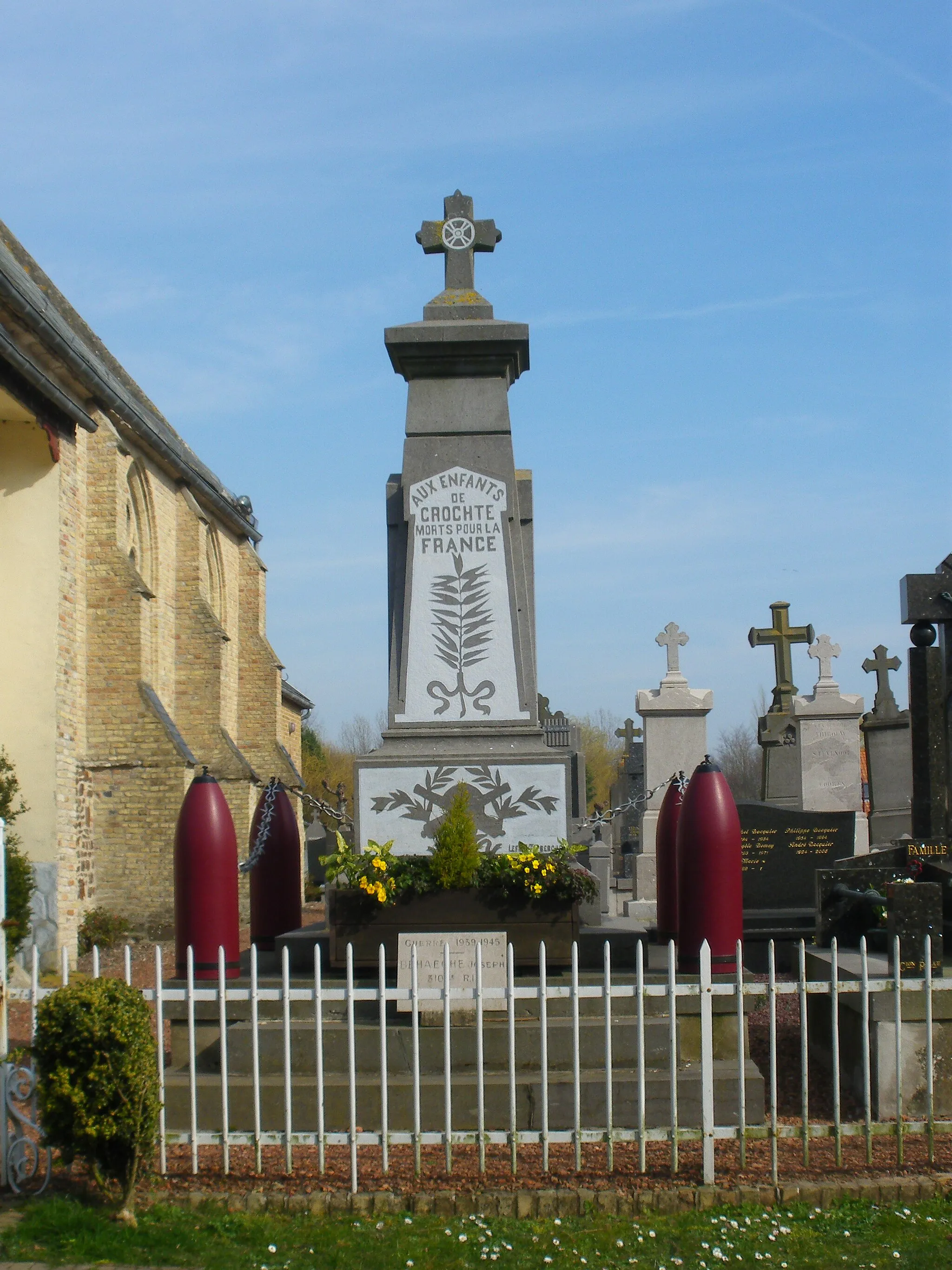 Photo showing: Vue du monument aux morts de Crochte.