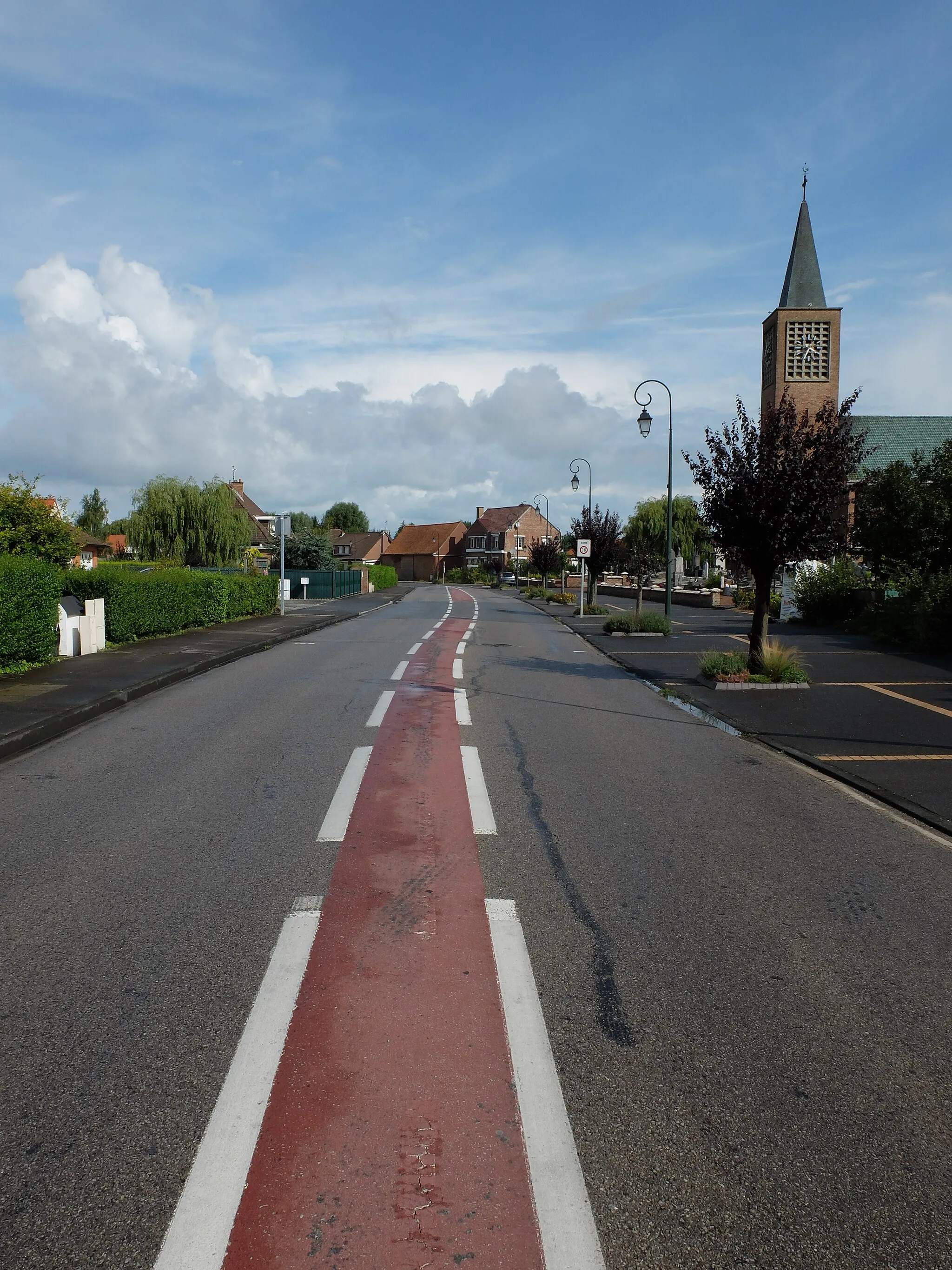 Photo showing: Vue de la rue principale de Coudekerque-Village.