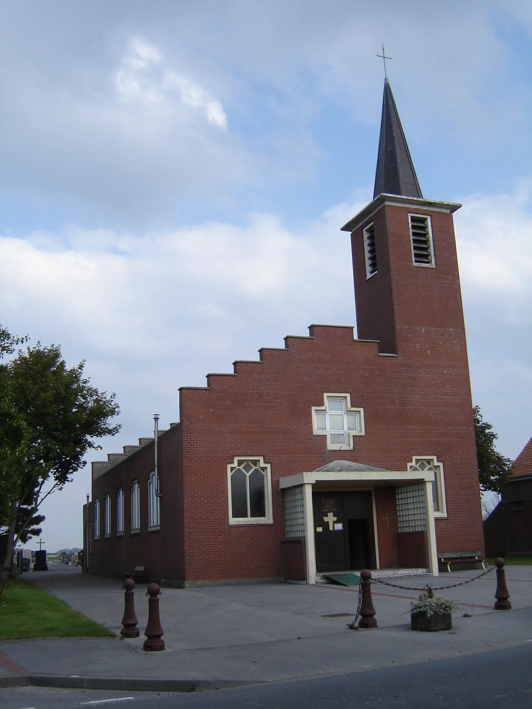 Photo showing: Church of Saint Nicholas in Zuydcoote. Zuydcoote, Nord, Nord-Pas-de-Calais, France