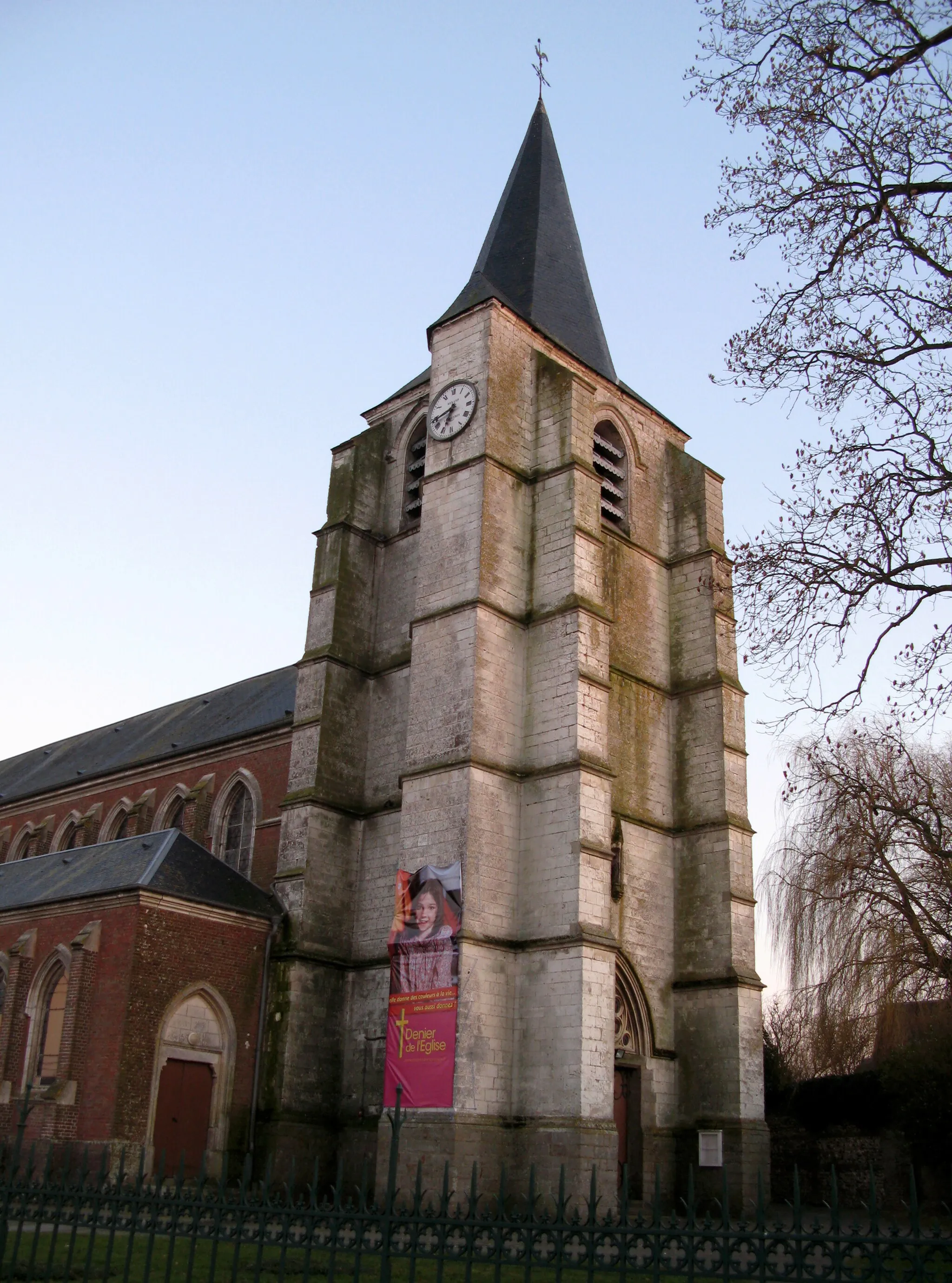 Photo showing: Nouvion (Somme, France) -
L'église.
.