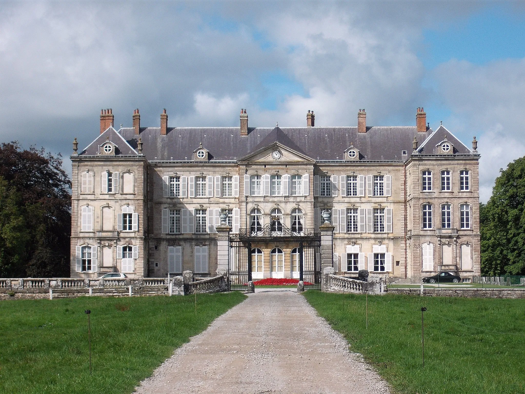 Photo showing: This building is classé au titre des monuments historiques de la France. It is indexed in the base Mérimée, a database of architectural heritage maintained by the French Ministry of Culture, under the reference PA00108255 .