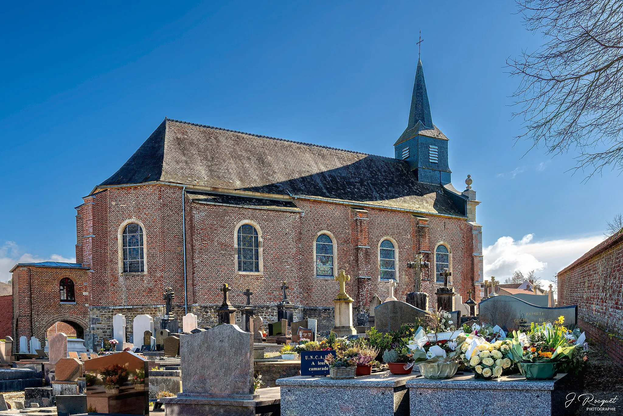 Photo showing: L'église est classée MH dans la base Mérimée sous la référence PA00108256.