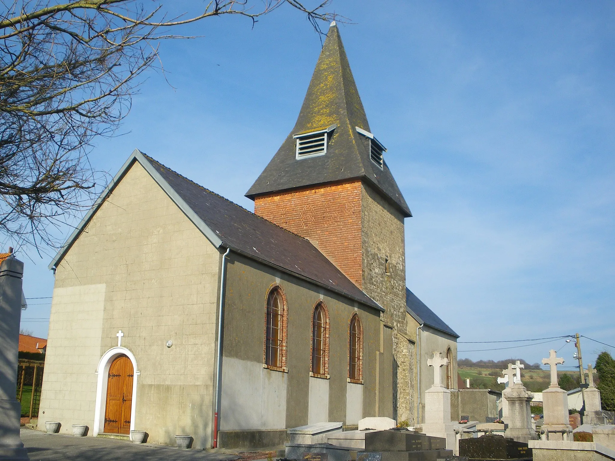 Photo showing: Vue de l'église Saint-Martin de Leubringhen.