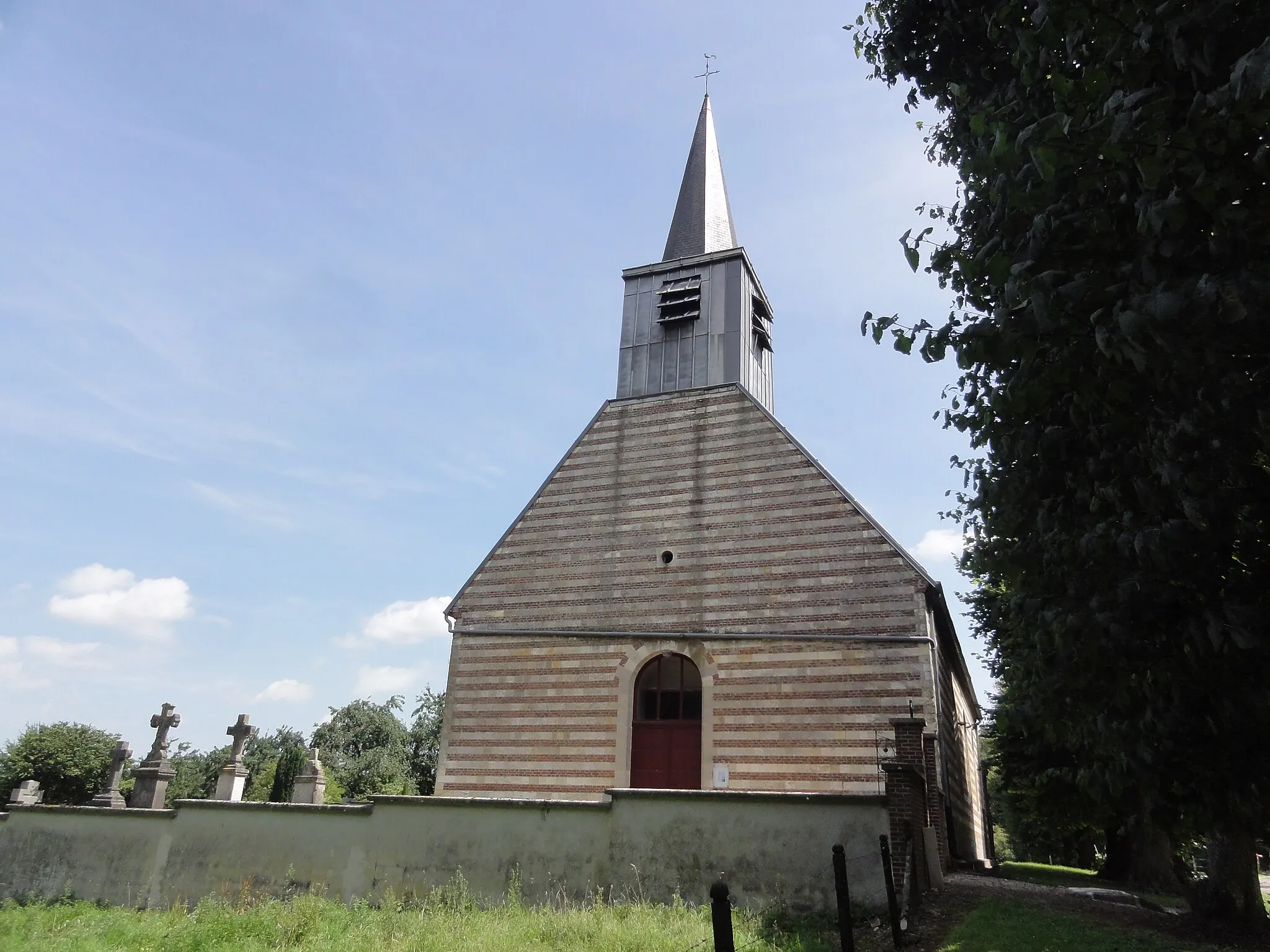 Photo showing: Aisonville-et-Bernoville (Aisne) église du cimetière