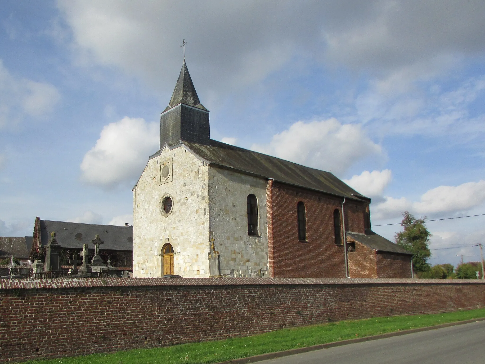 Photo showing: L'église d'Aisonville-et-Bernoville