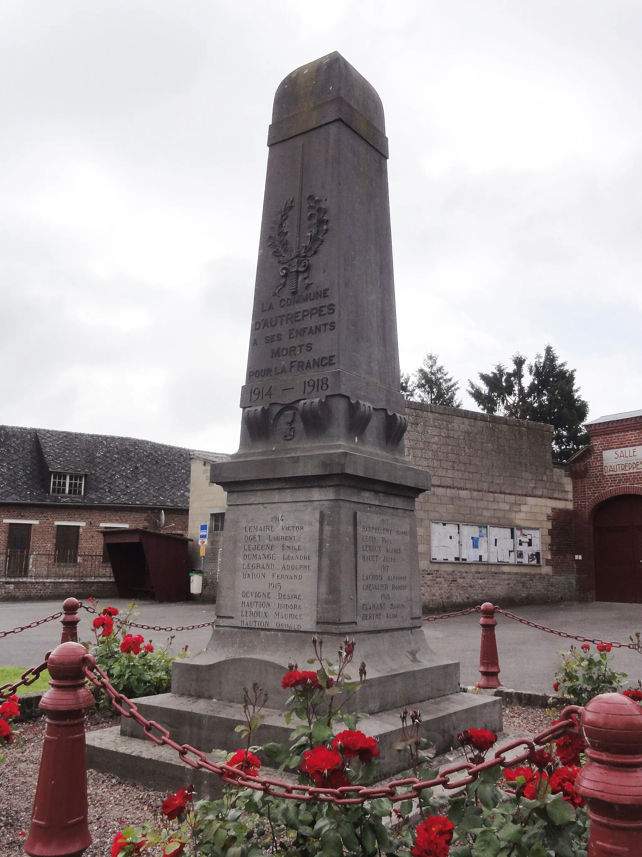 Photo showing: Autreppes (Aisne) monument aux morts