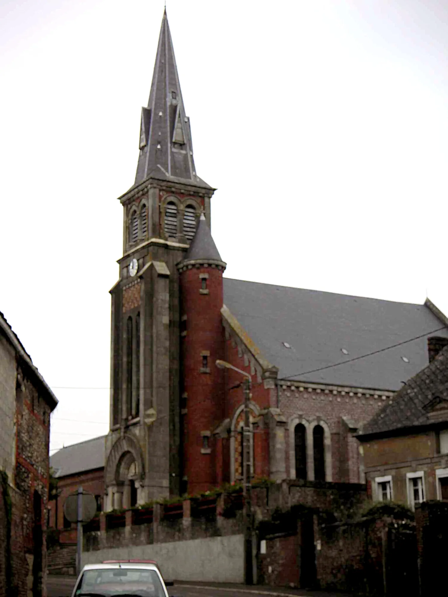 Photo showing: Cette photo de l'église de Saint-Germain (Commune de Lesquielles-Saint-Germain Aisne , France) a été prise par mes soins le 1er septembre 2005
