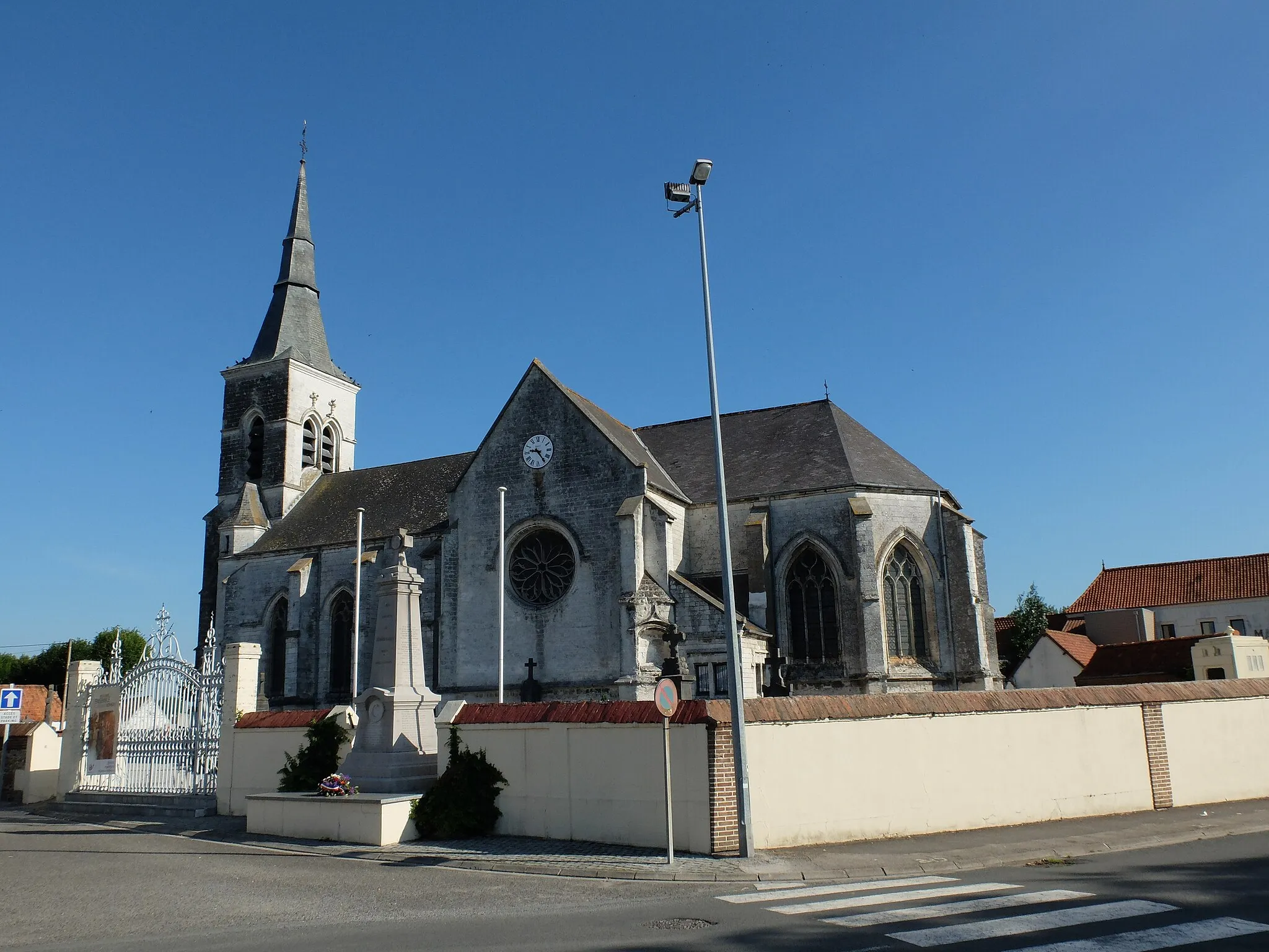 Photo showing: Vue de l'église Saint-Martin de Beaurainville.