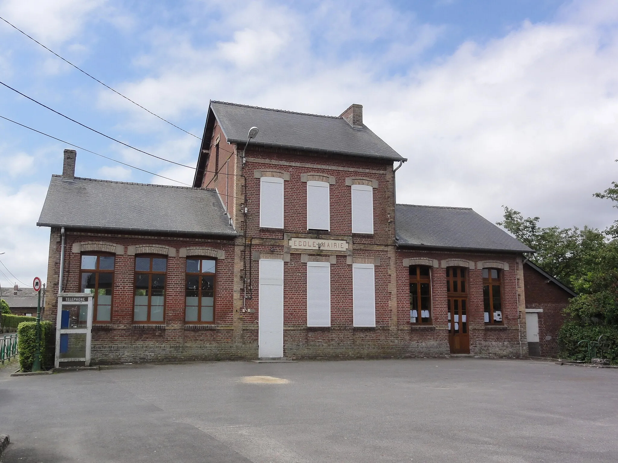 Photo showing: Sommeron (Aisne) mairie-école