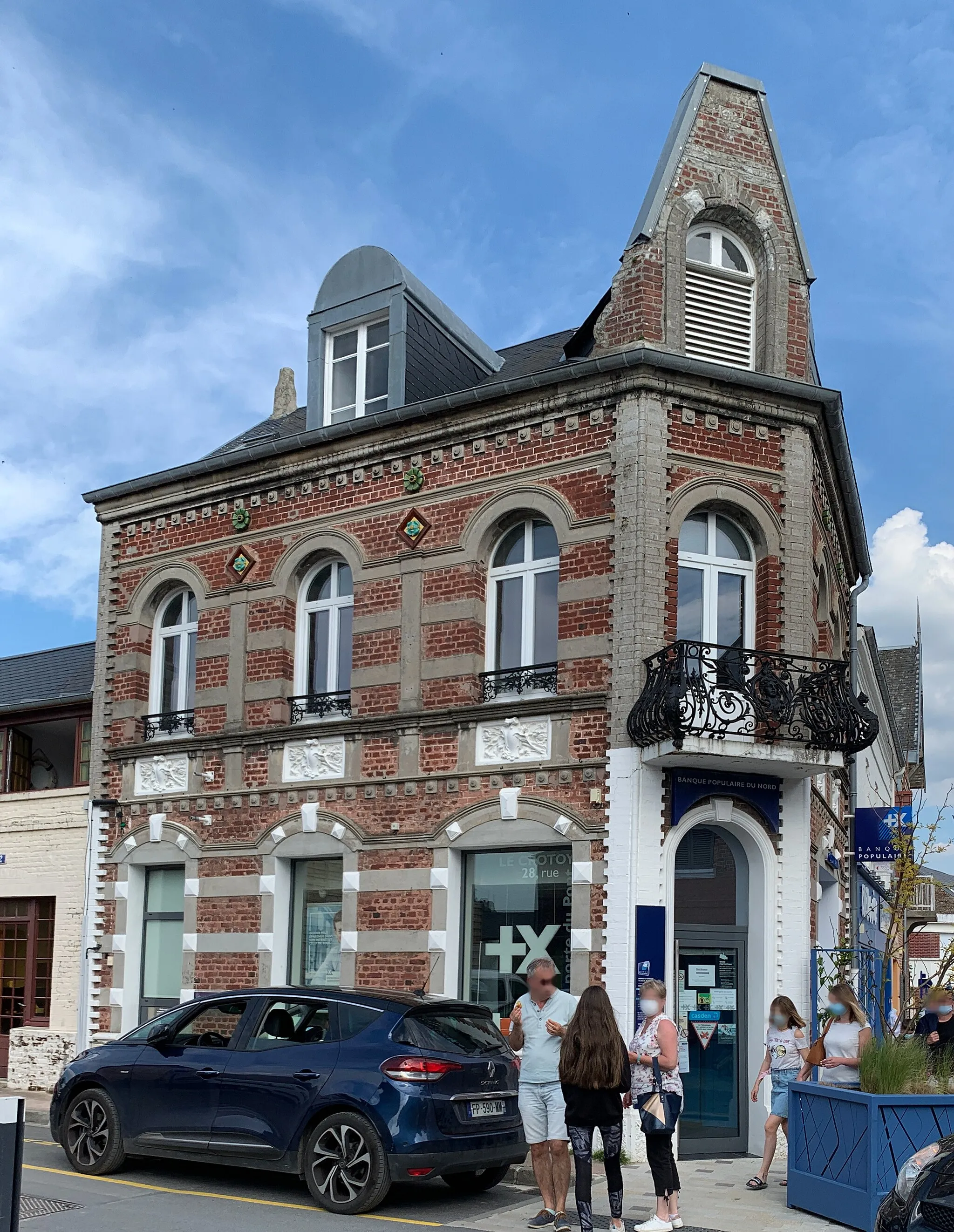 Photo showing: Immeuble, 28 rue de la Porte du Pont, Le Crotoy.