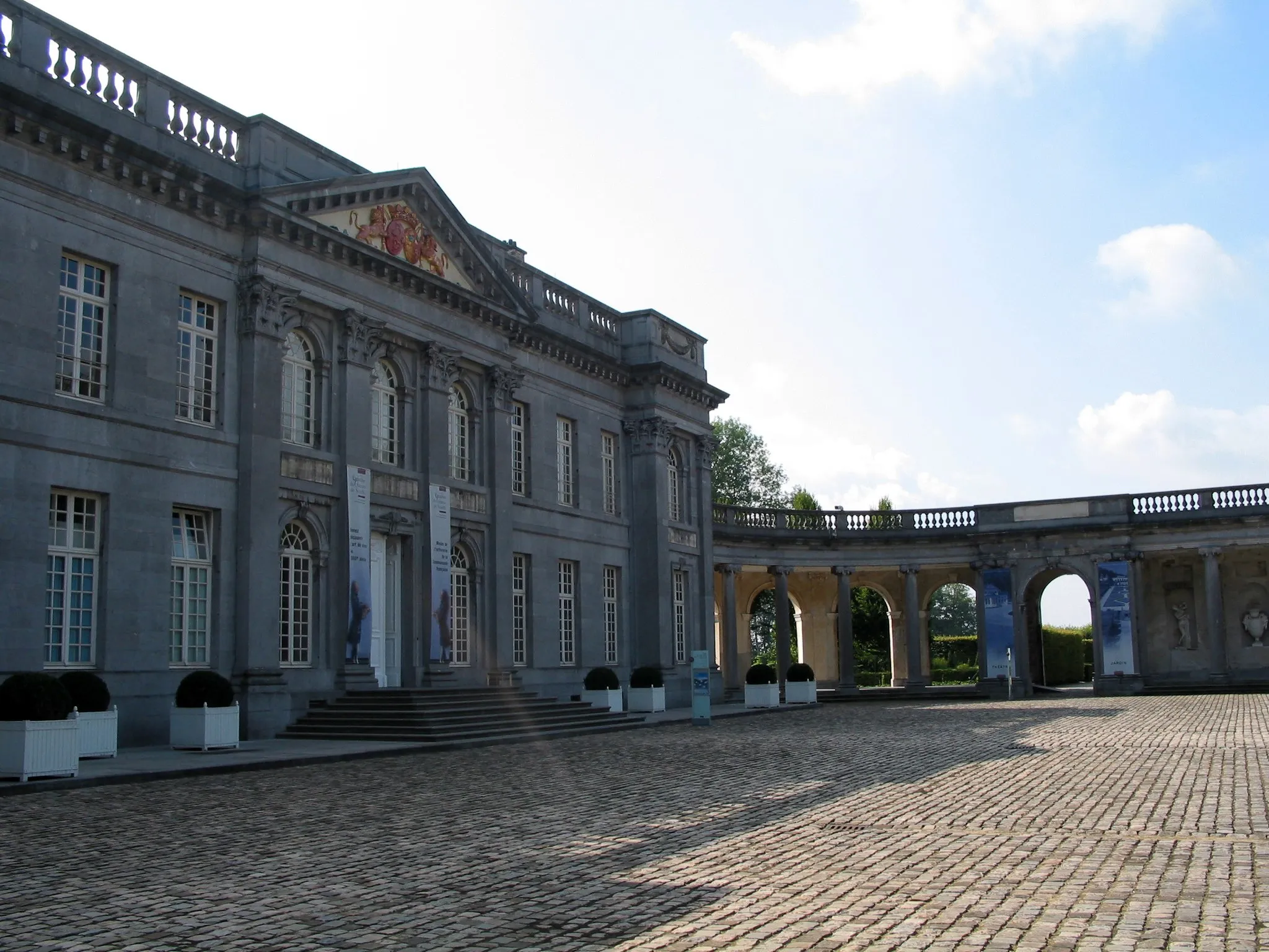 Photo showing: Seneffe (Belgium), the castle (1763/1768 - Architect: Laurent-Benoit Dewez).